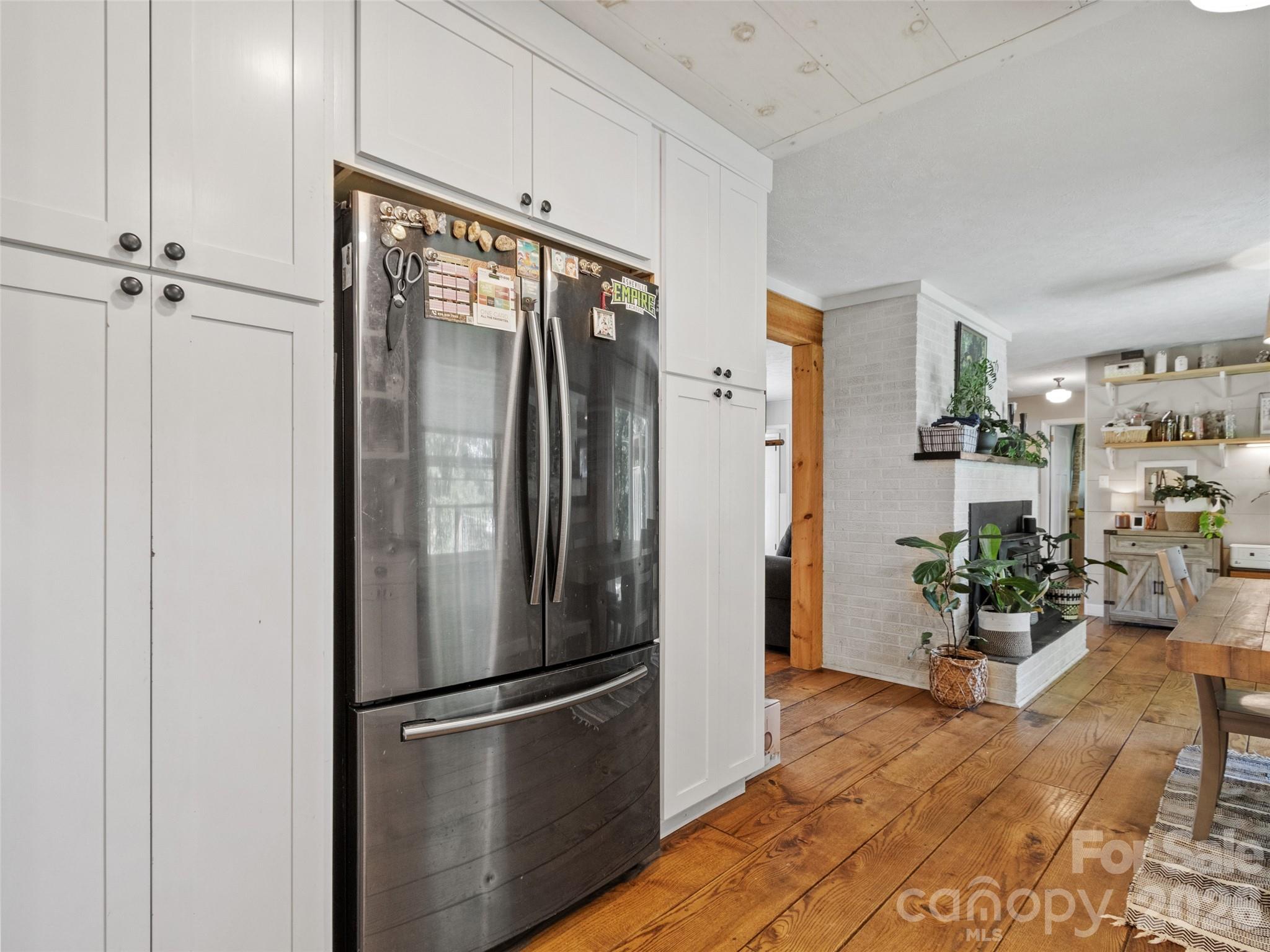 38 Crowell Road — Asheville