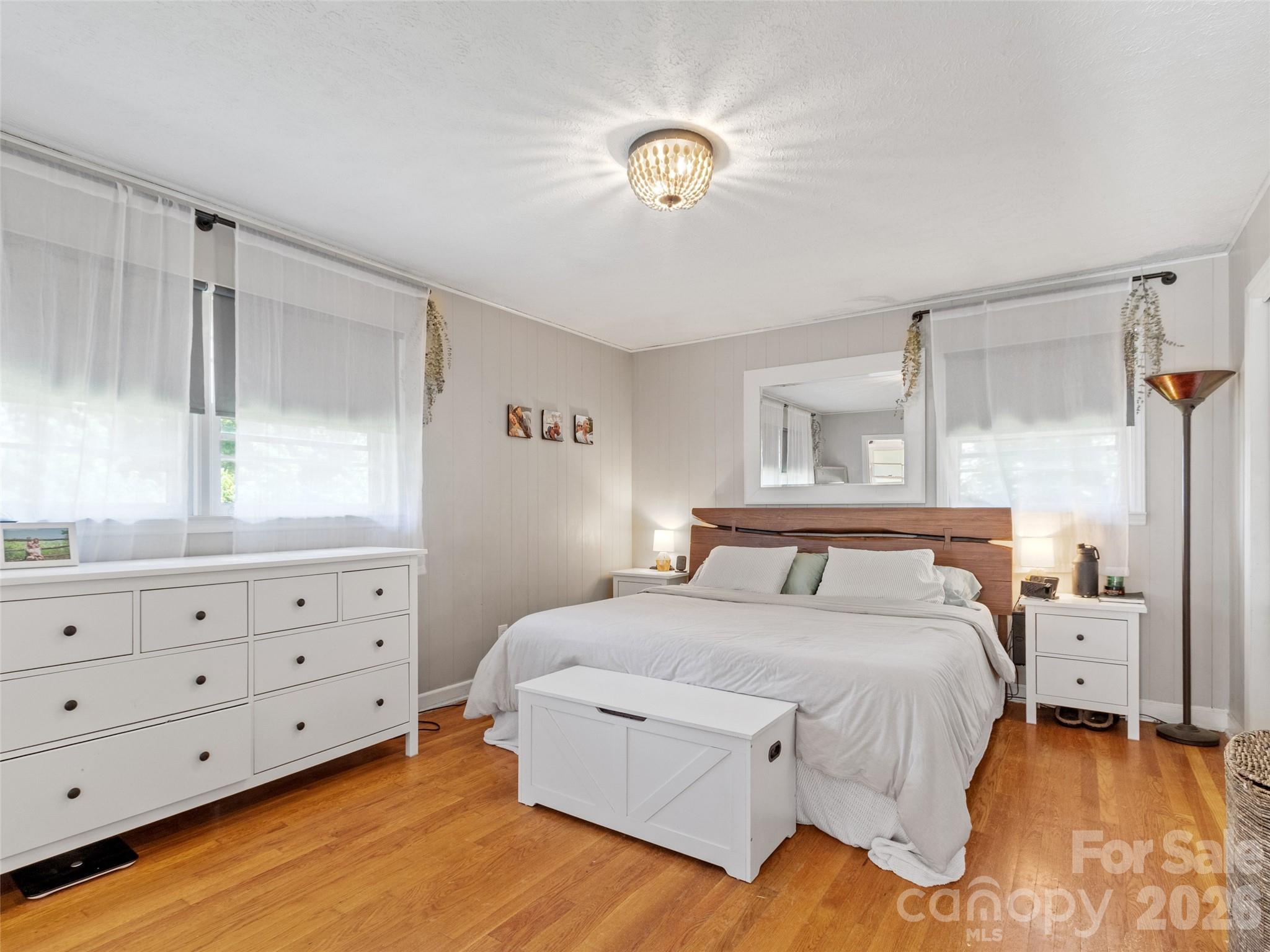 38 Crowell Road — Asheville