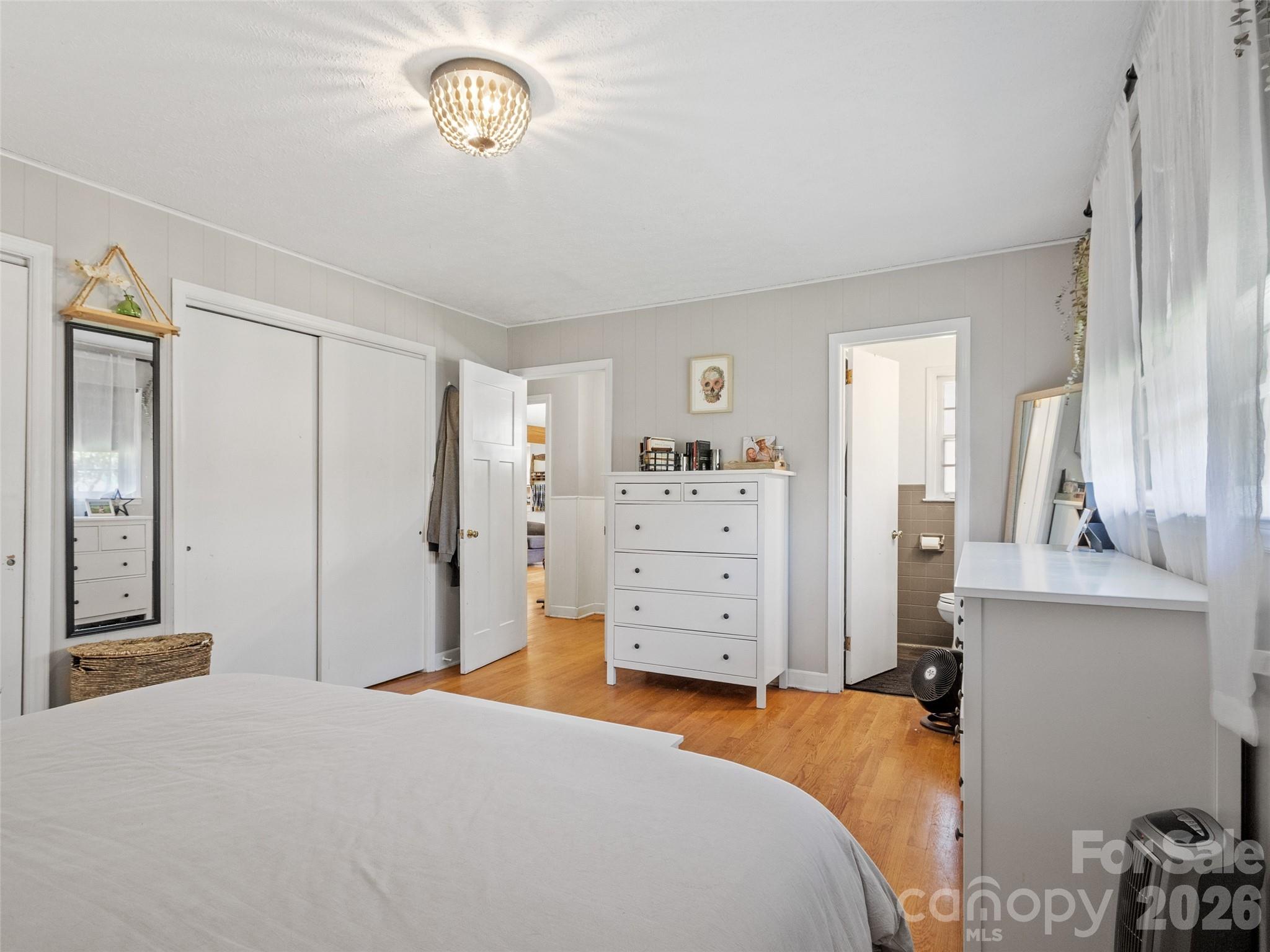 38 Crowell Road — Asheville