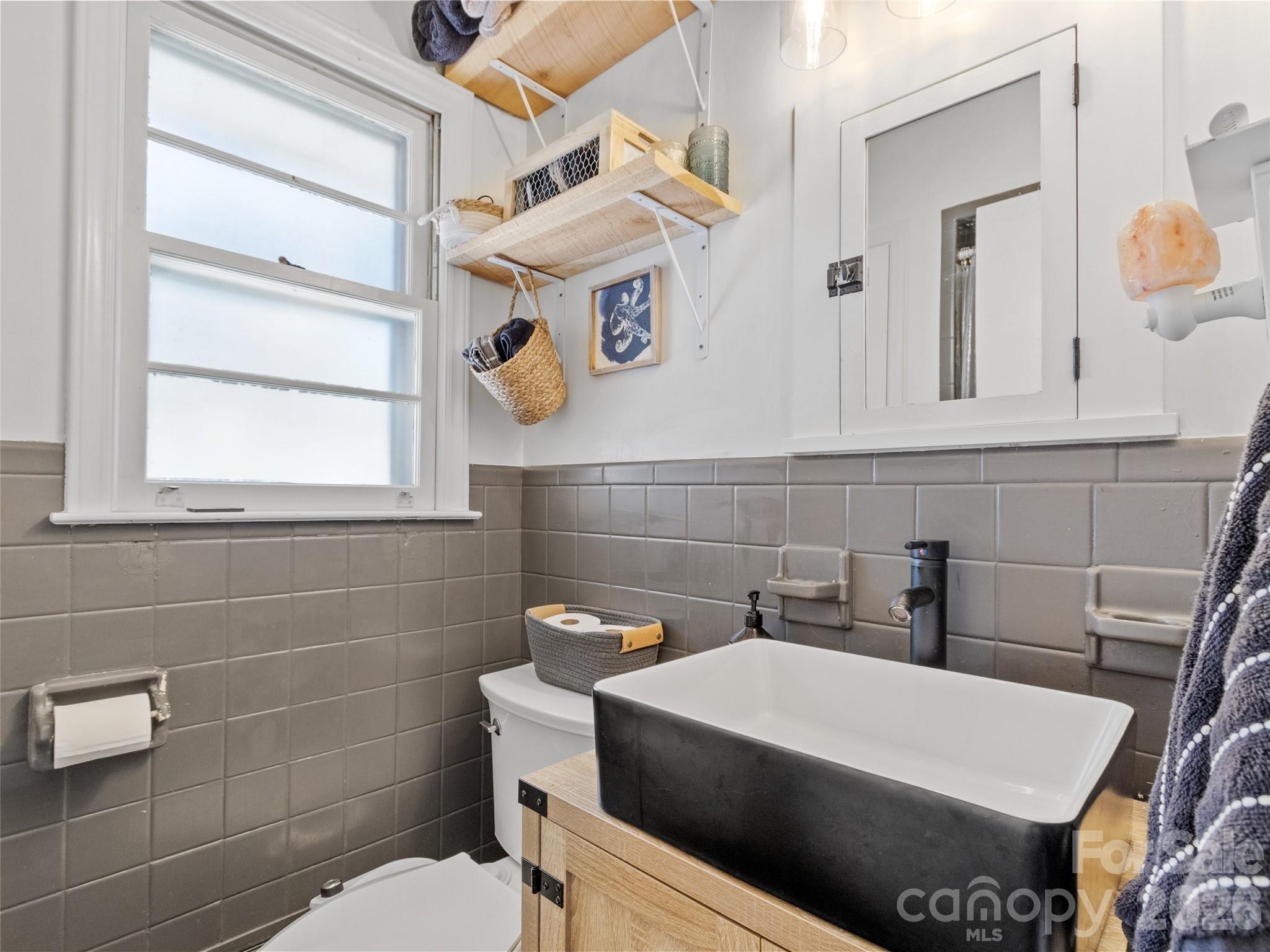 38 Crowell Road — Asheville