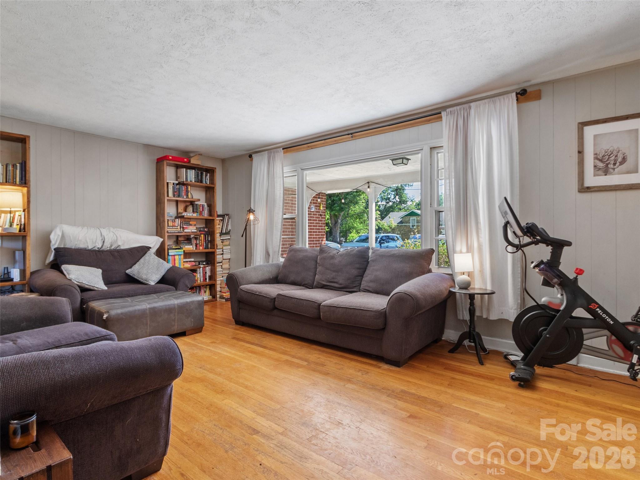 38 Crowell Road — Asheville