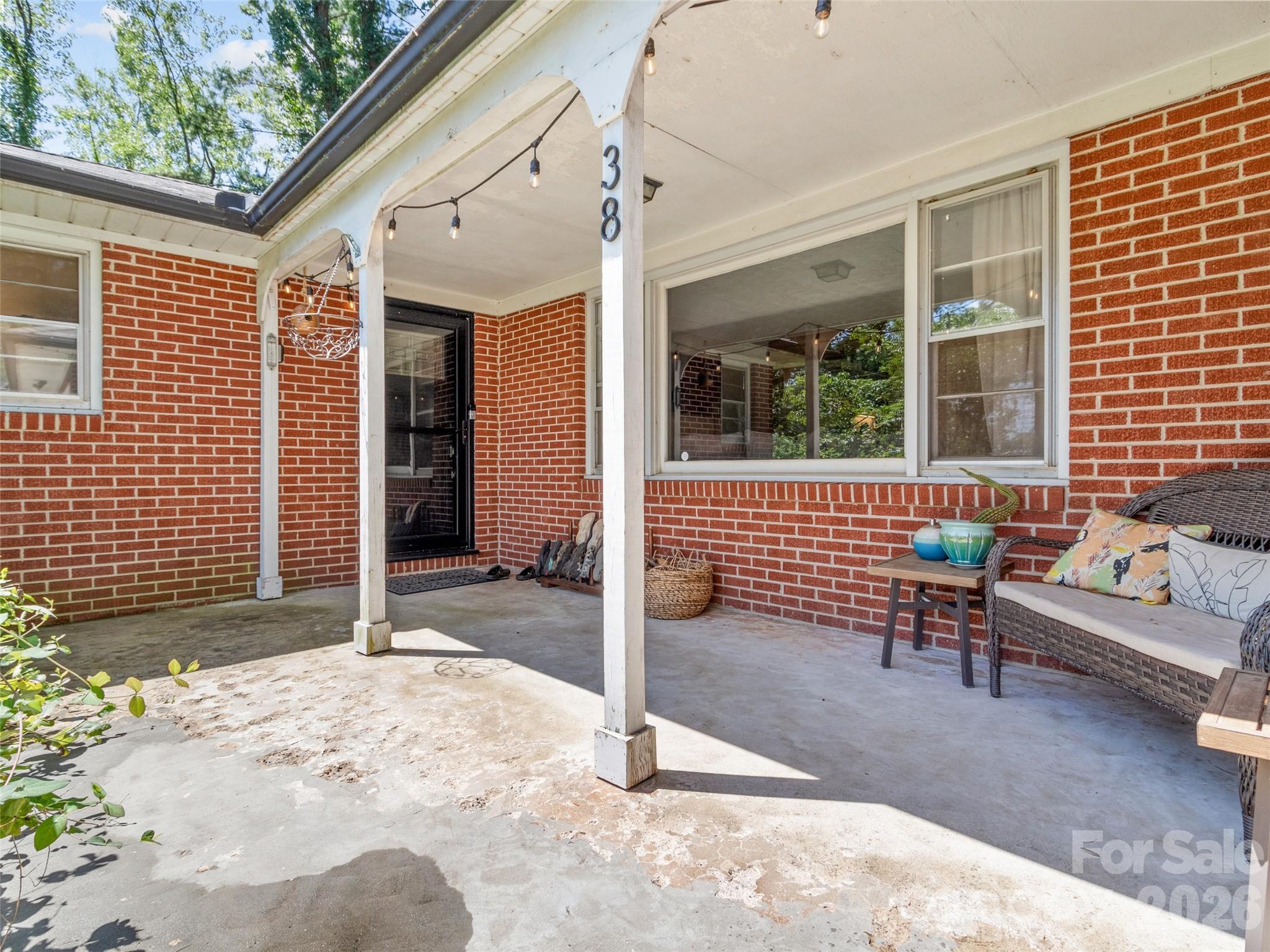 38 Crowell Road — Asheville