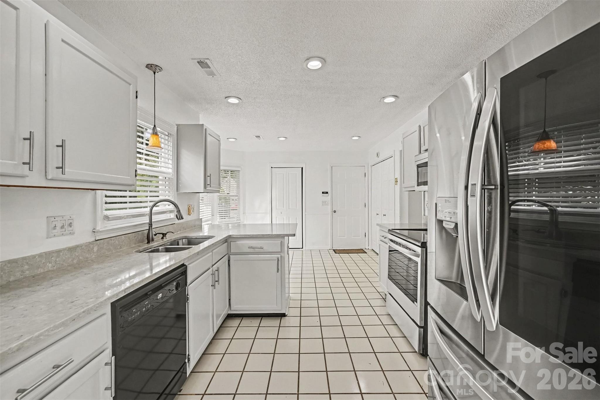 10117 Crayton Drive — Charlotte
