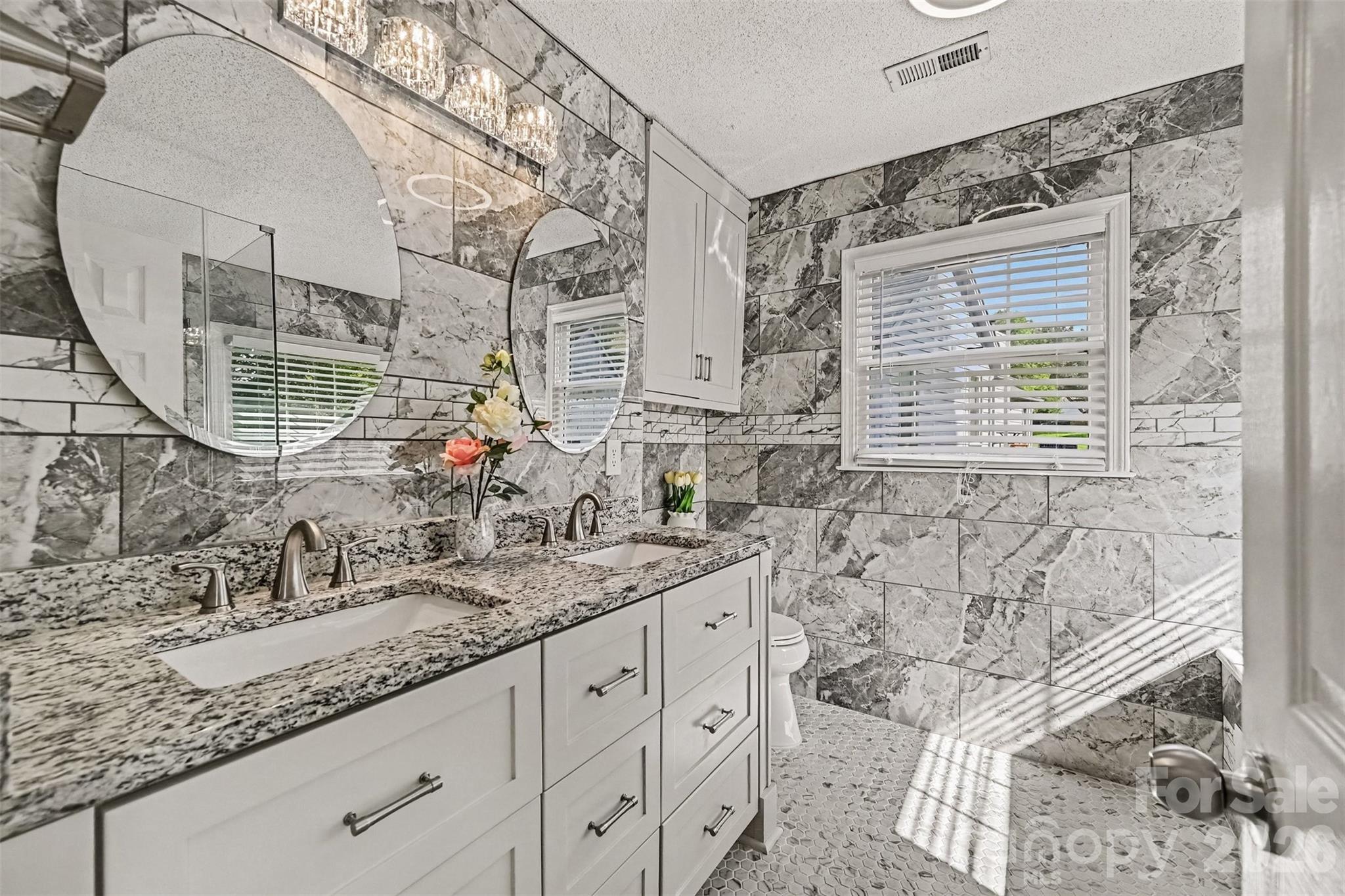 10117 Crayton Drive — Charlotte