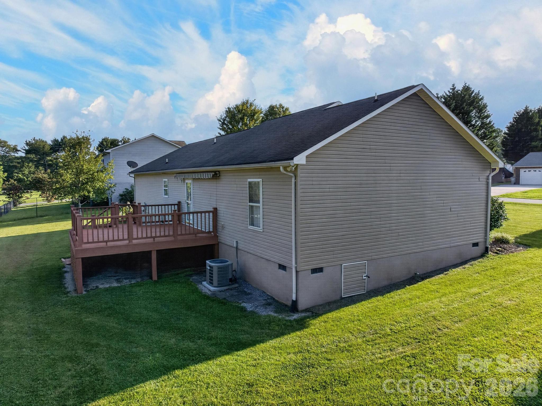 2305 Good Shepard Court — Lenoir