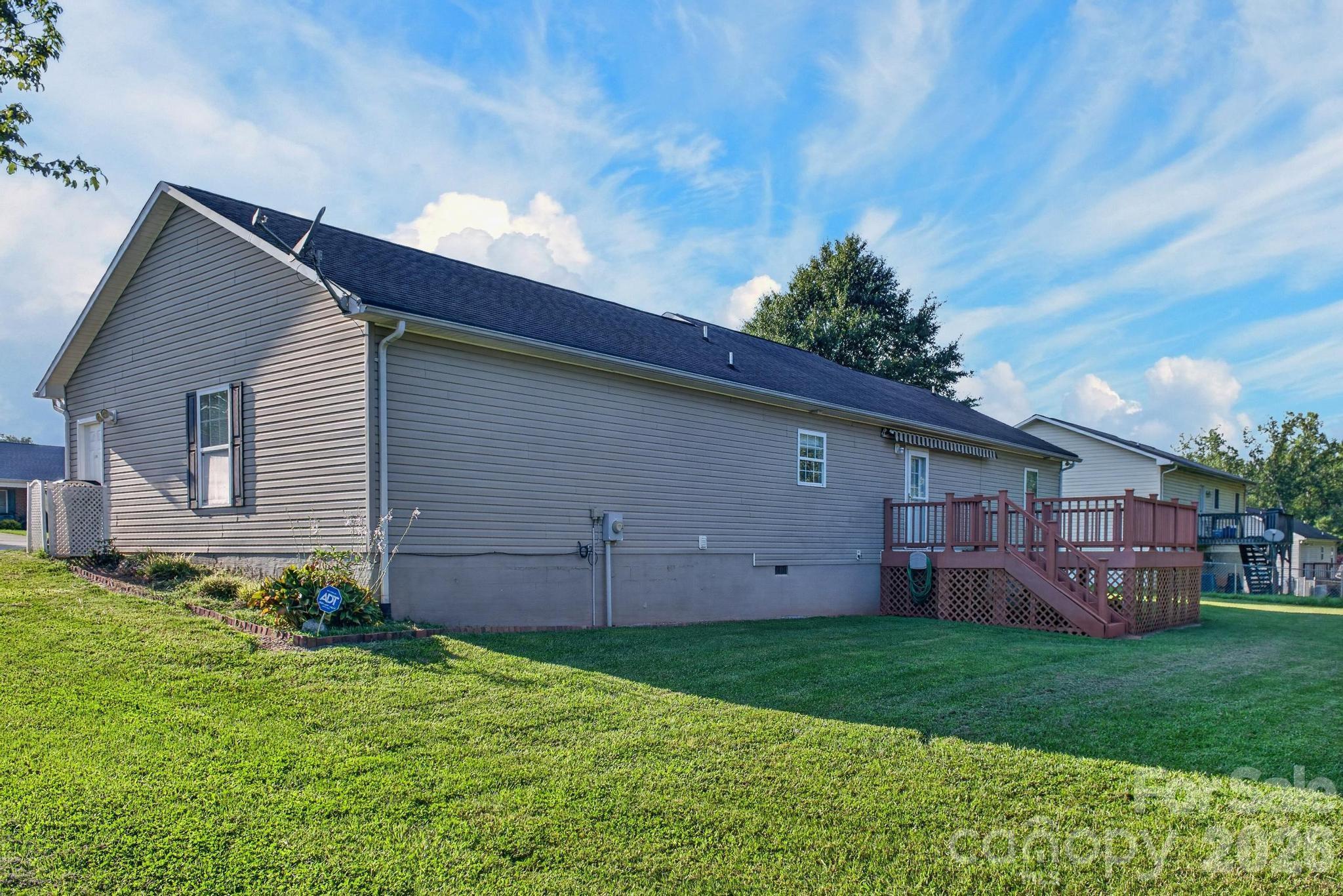 2305 Good Shepard Court — Lenoir