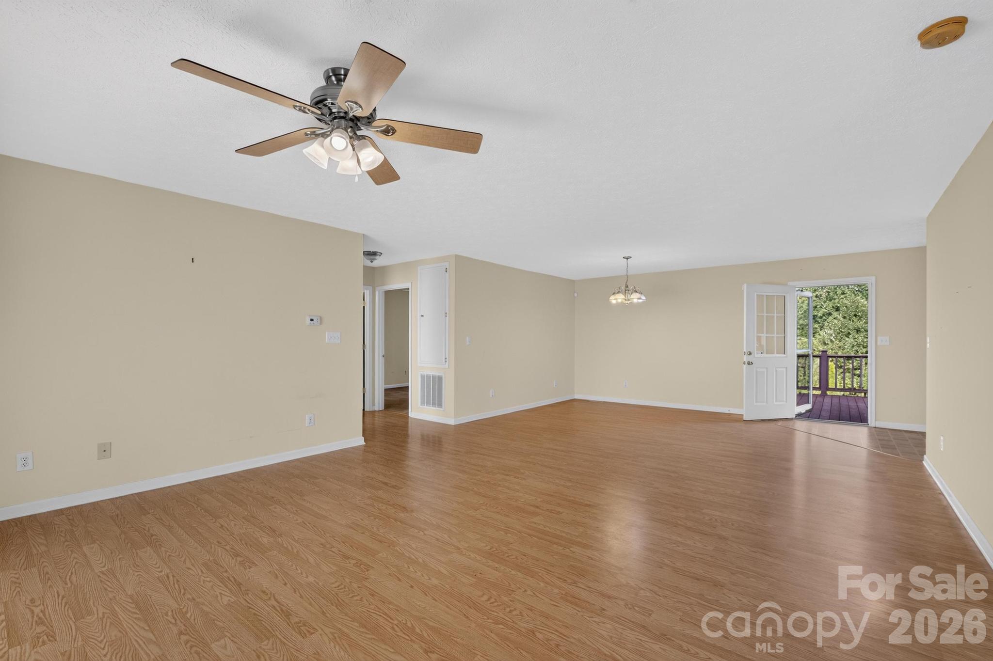 2305 Good Shepard Court — Lenoir