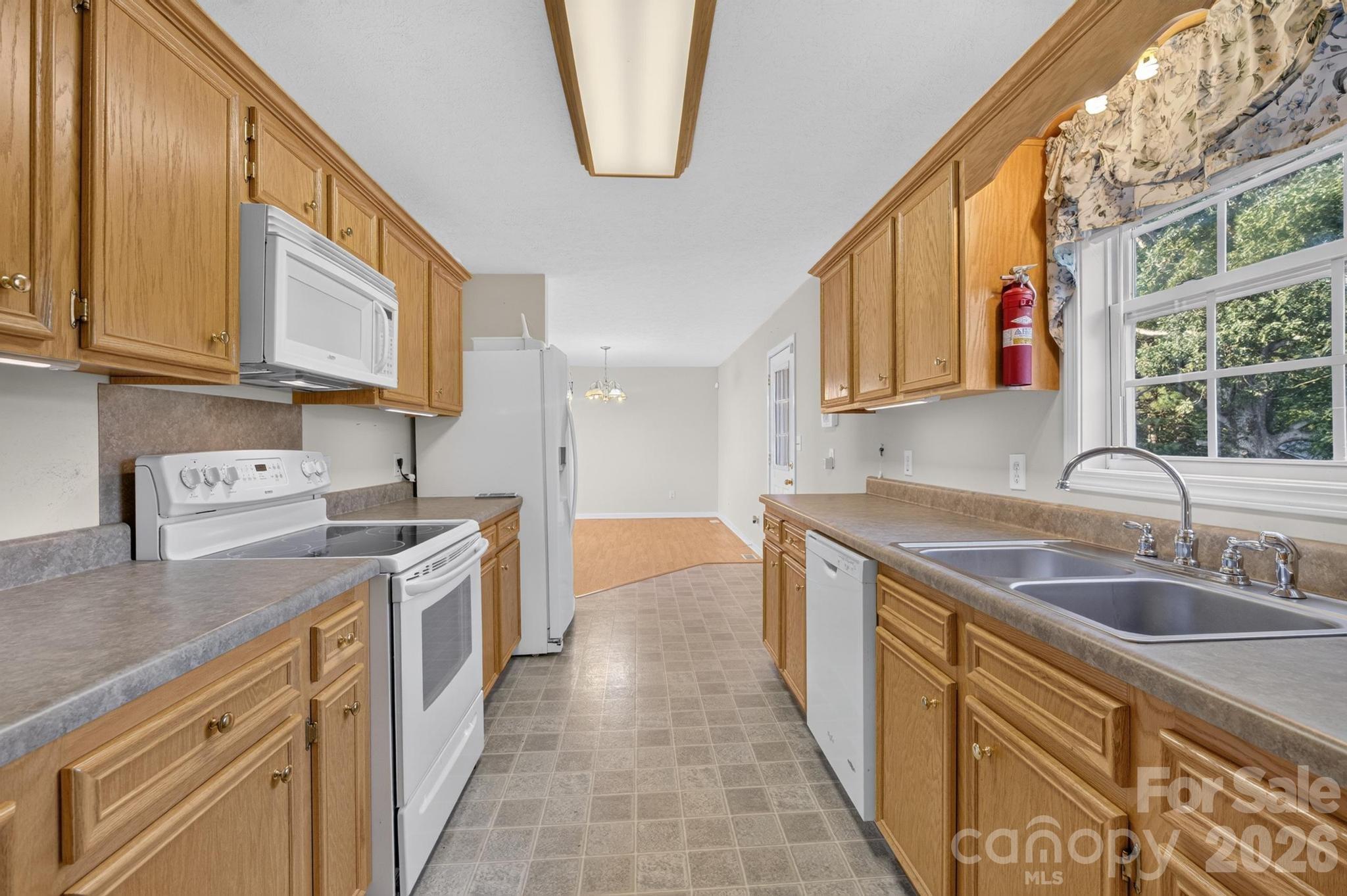 2305 Good Shepard Court — Lenoir