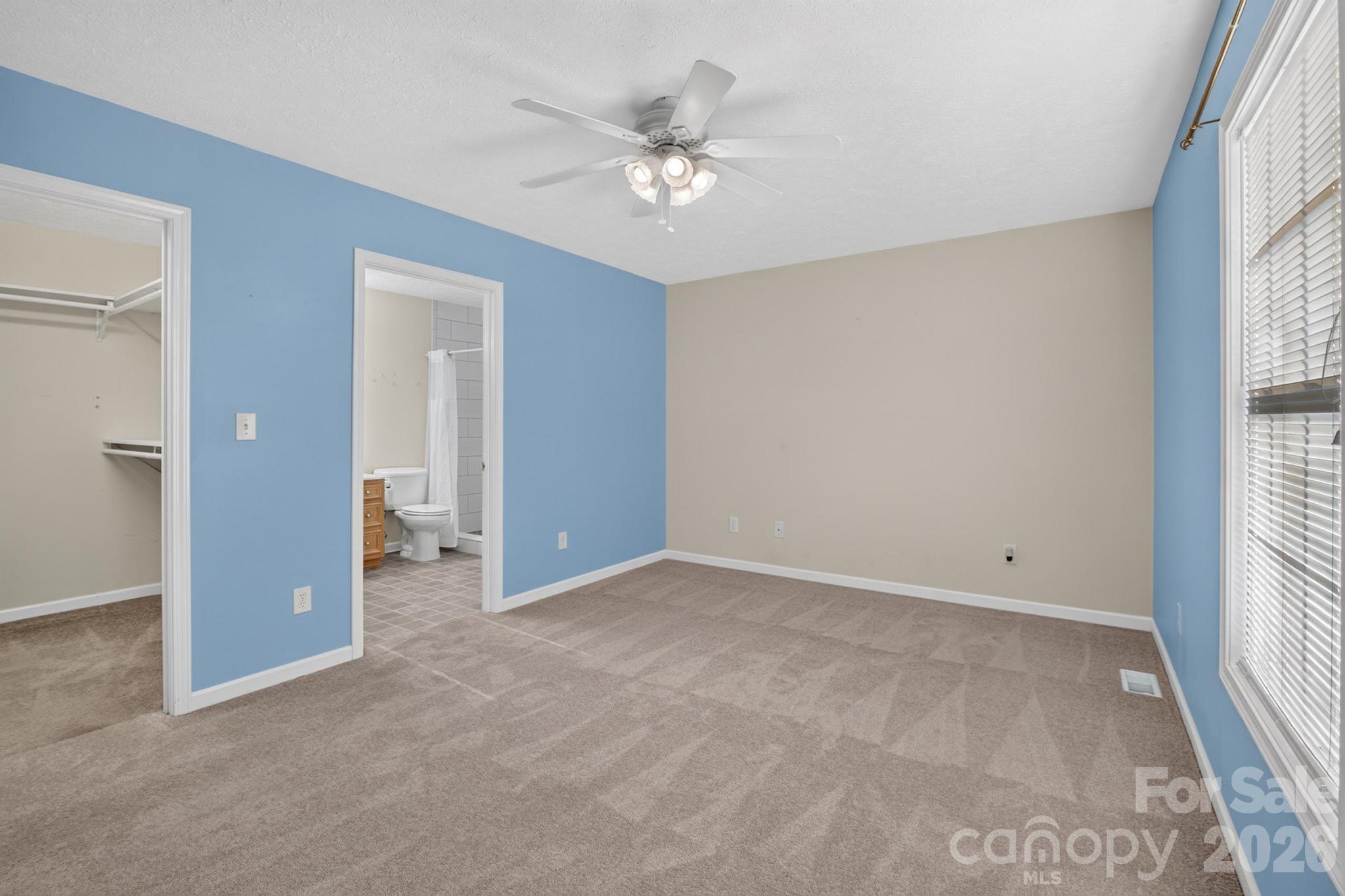 2305 Good Shepard Court — Lenoir