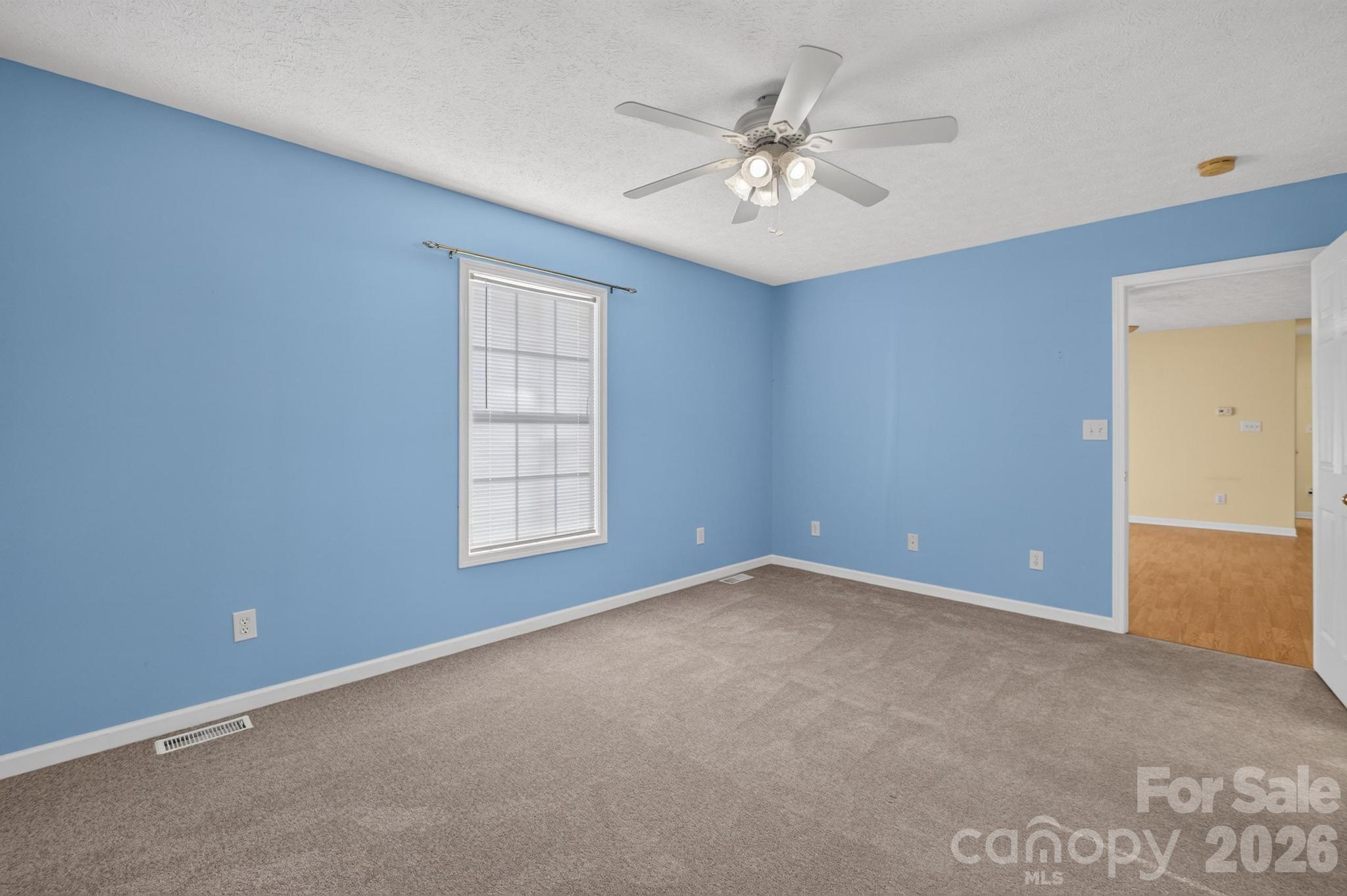 2305 Good Shepard Court — Lenoir