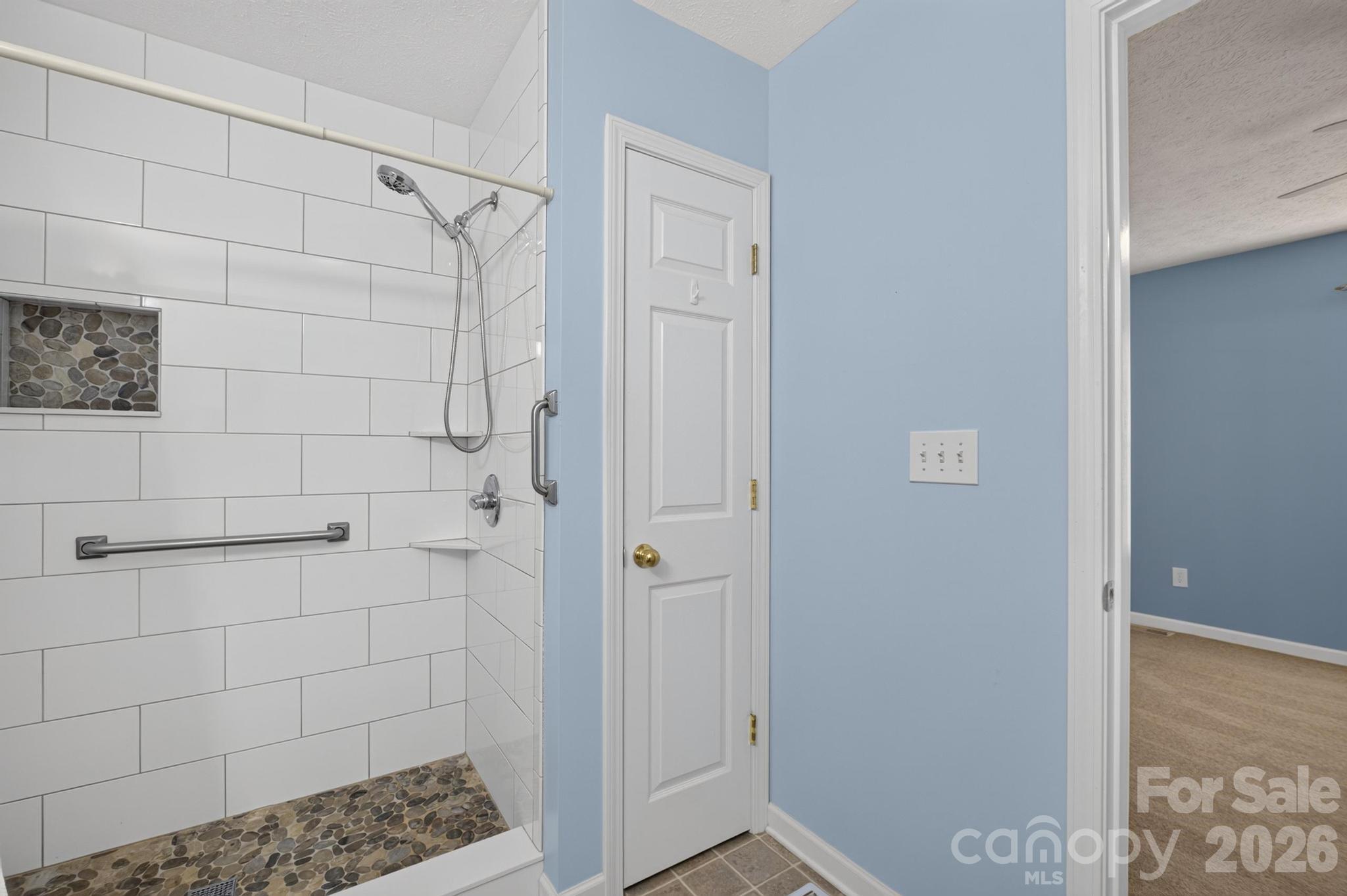 2305 Good Shepard Court — Lenoir