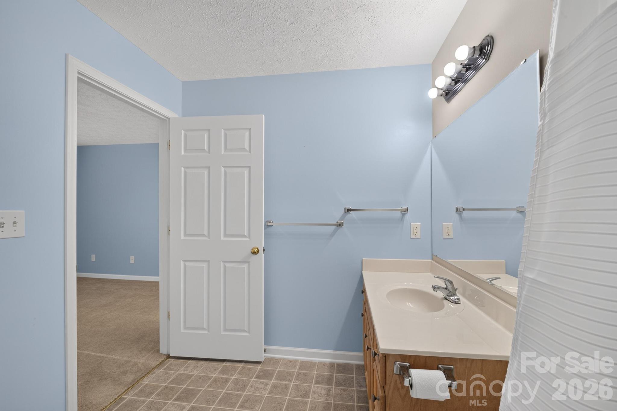 2305 Good Shepard Court — Lenoir