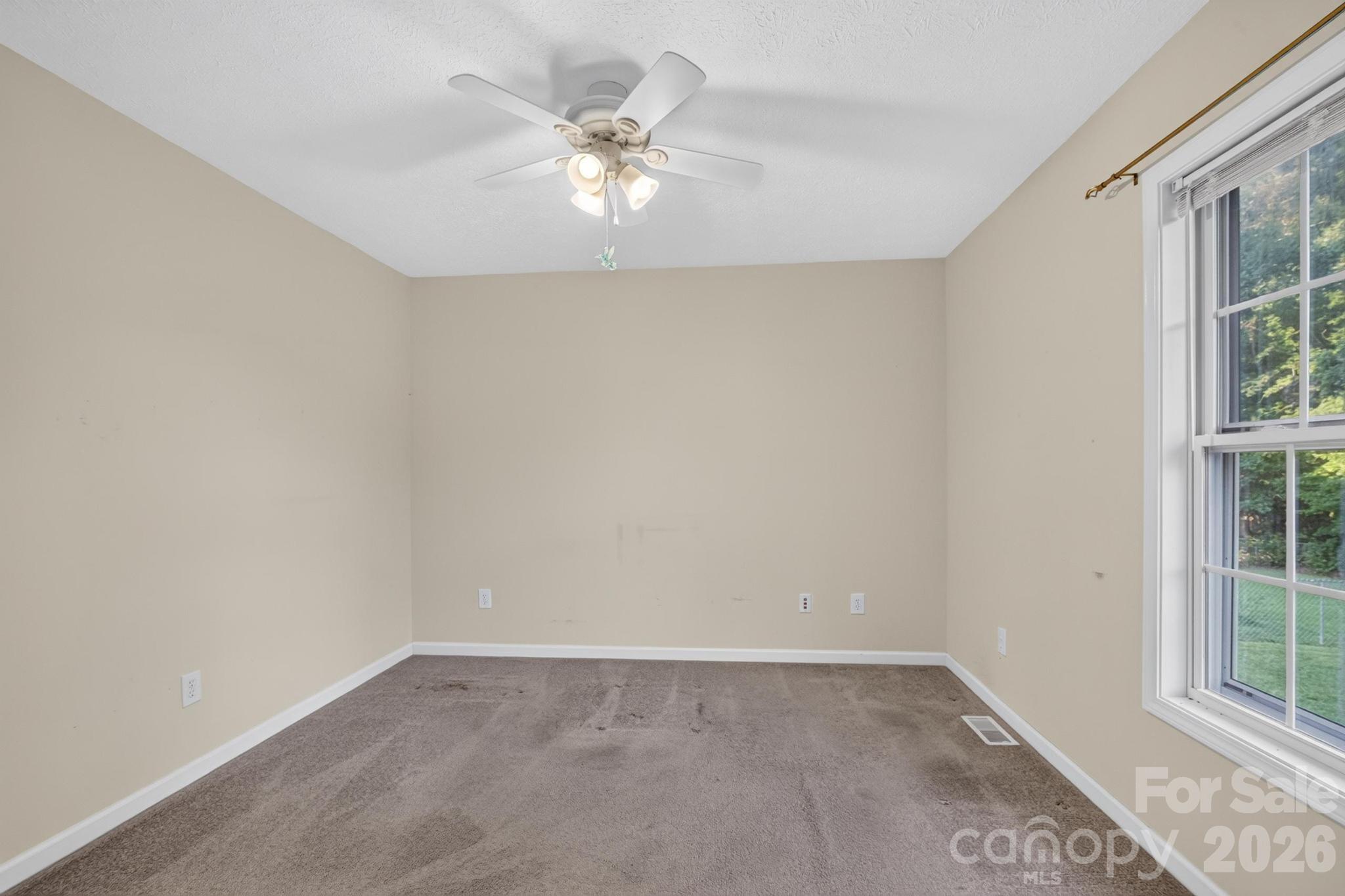 2305 Good Shepard Court — Lenoir