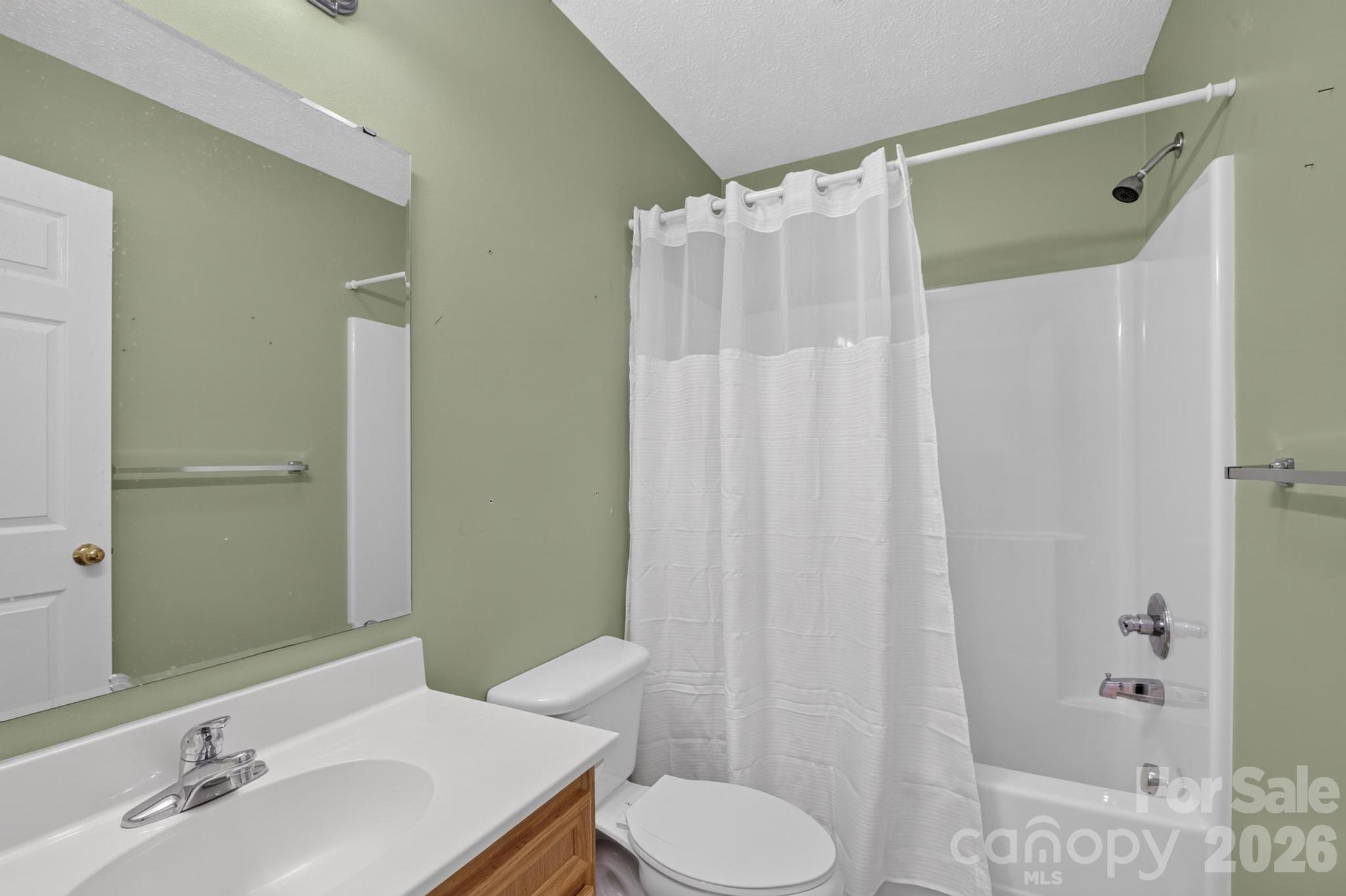 2305 Good Shepard Court — Lenoir