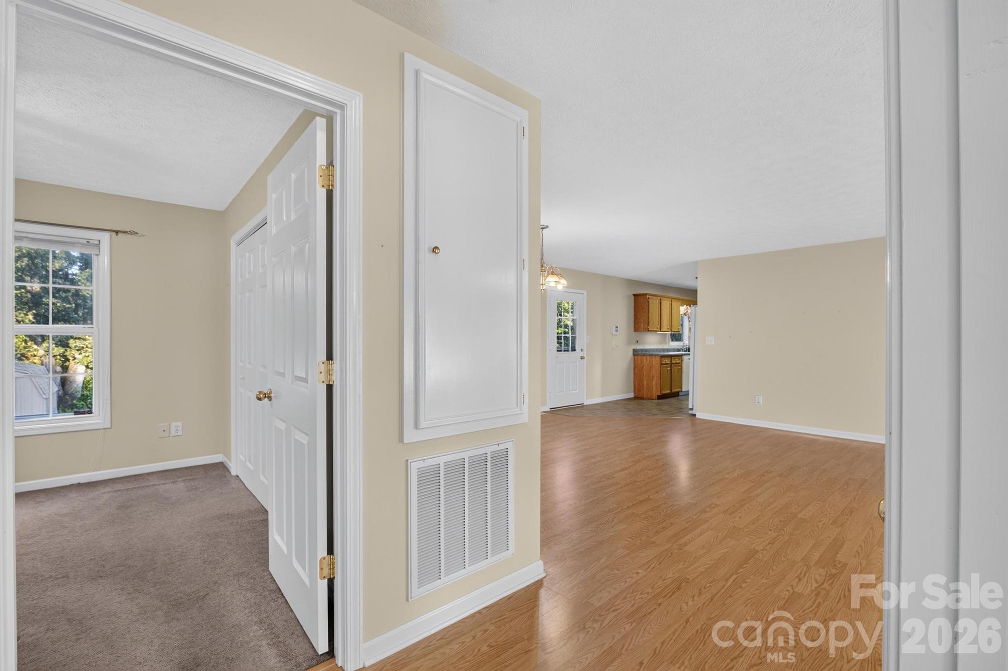 2305 Good Shepard Court — Lenoir