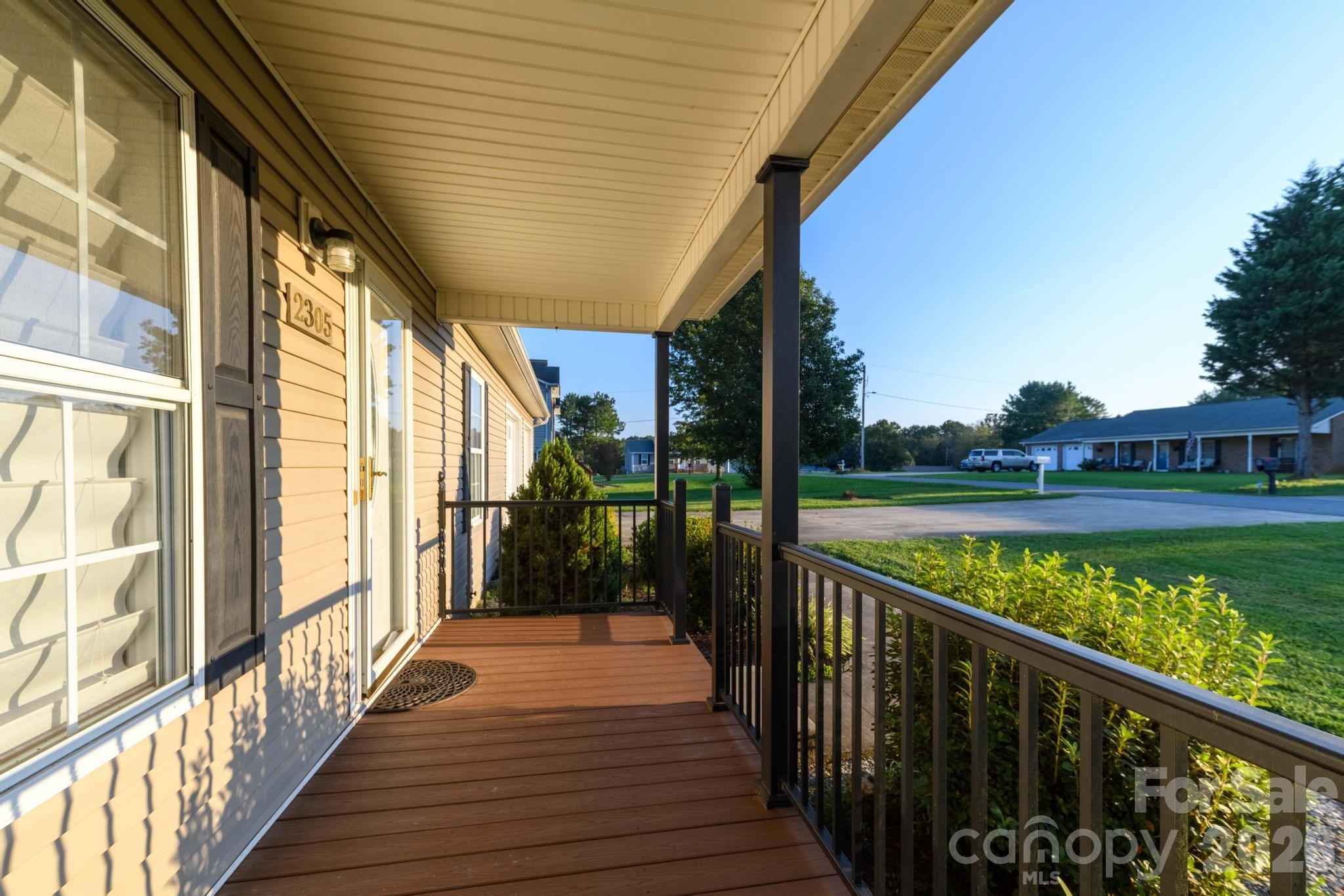 2305 Good Shepard Court — Lenoir
