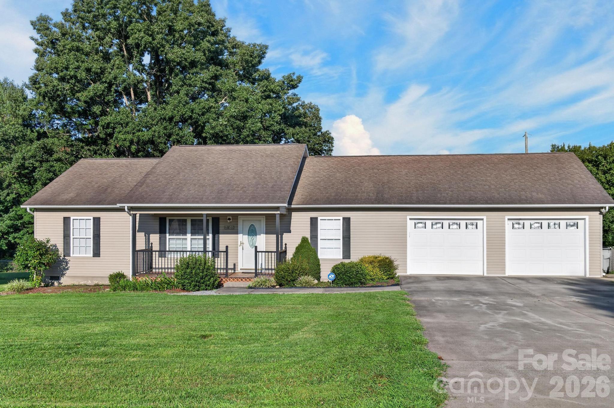 2305 Good Shepard Court — Lenoir