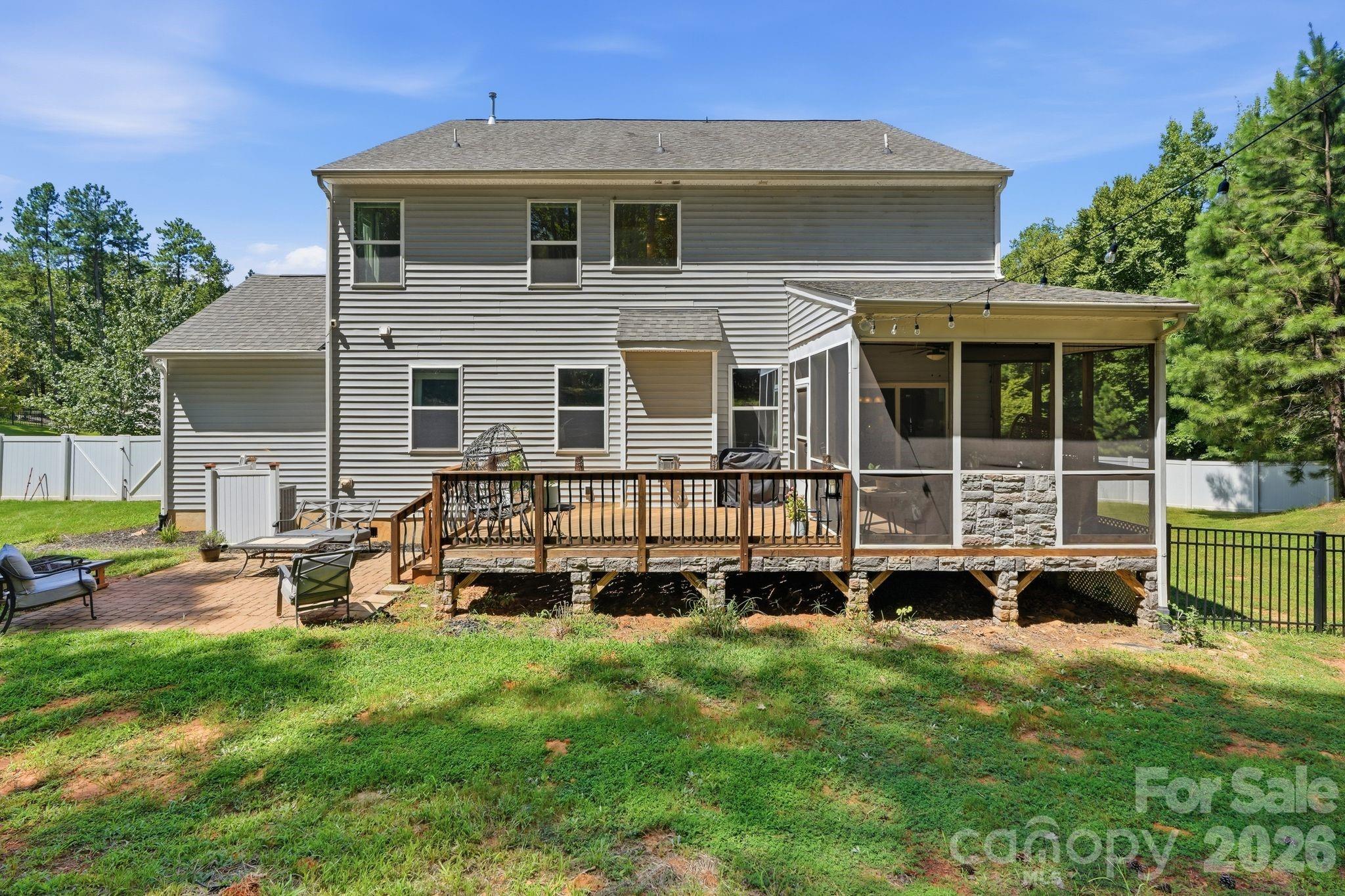 607 Winter Walk Lane — Lake Wylie