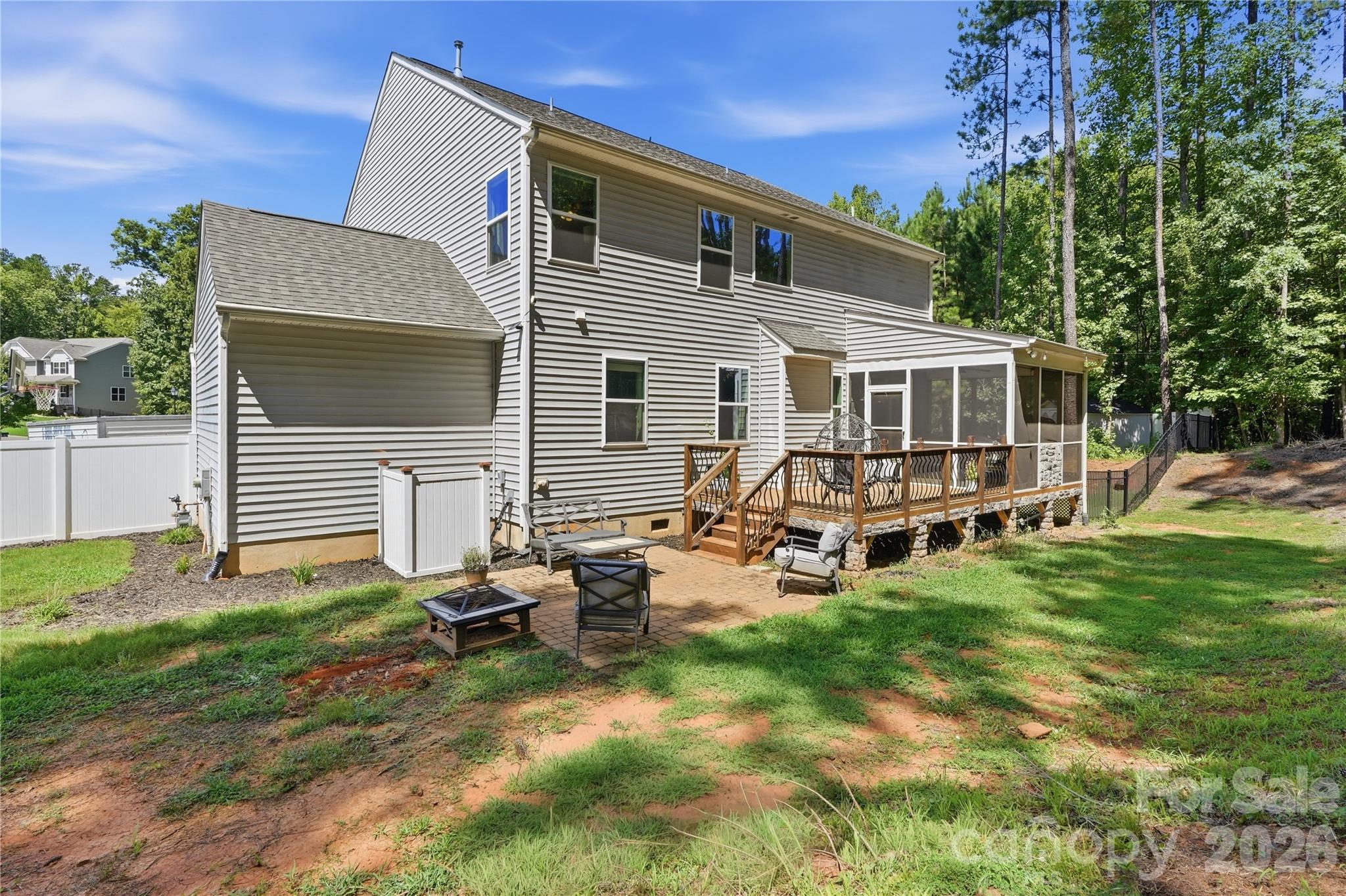 607 Winter Walk Lane — Lake Wylie