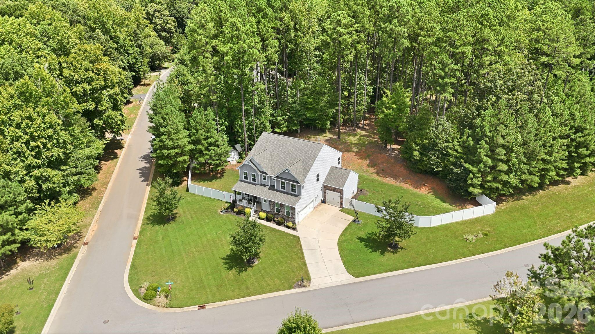 607 Winter Walk Lane — Lake Wylie