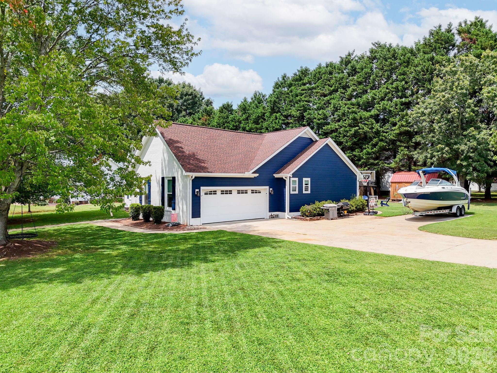106 Webbed Foot Road — Mooresville