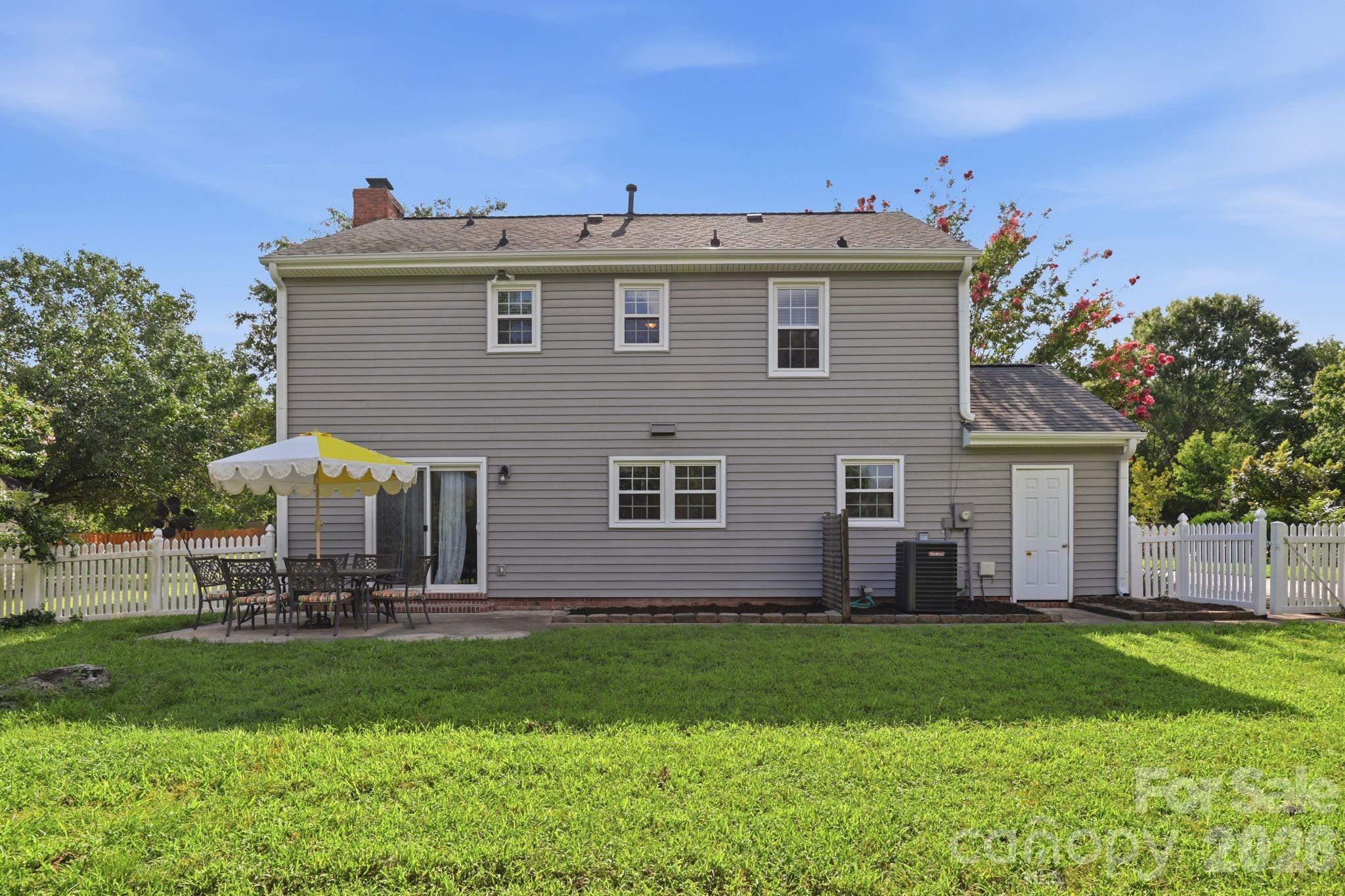 12200 Bay Tree Way — Charlotte