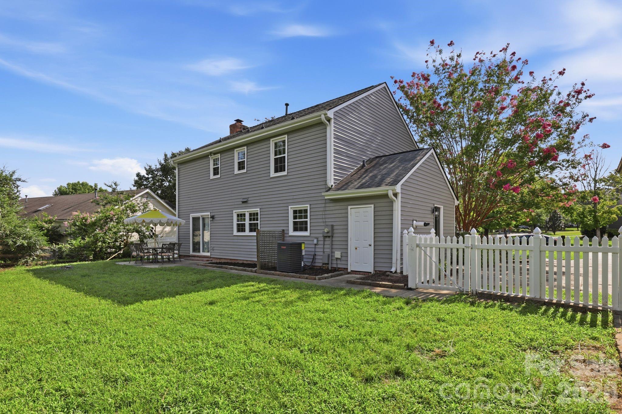 12200 Bay Tree Way — Charlotte