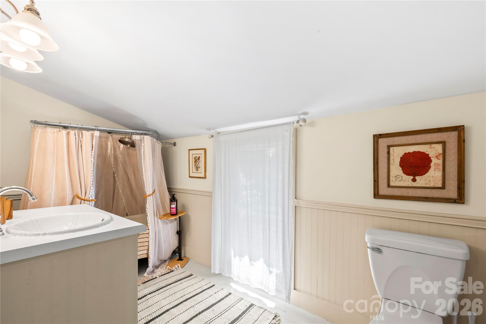 520 Esseola Street — Saluda