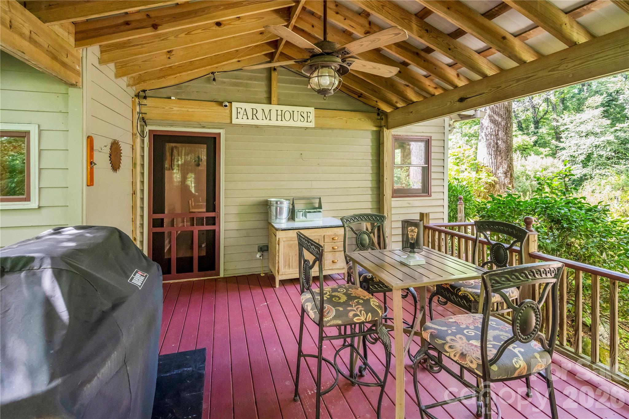 520 Esseola Street — Saluda