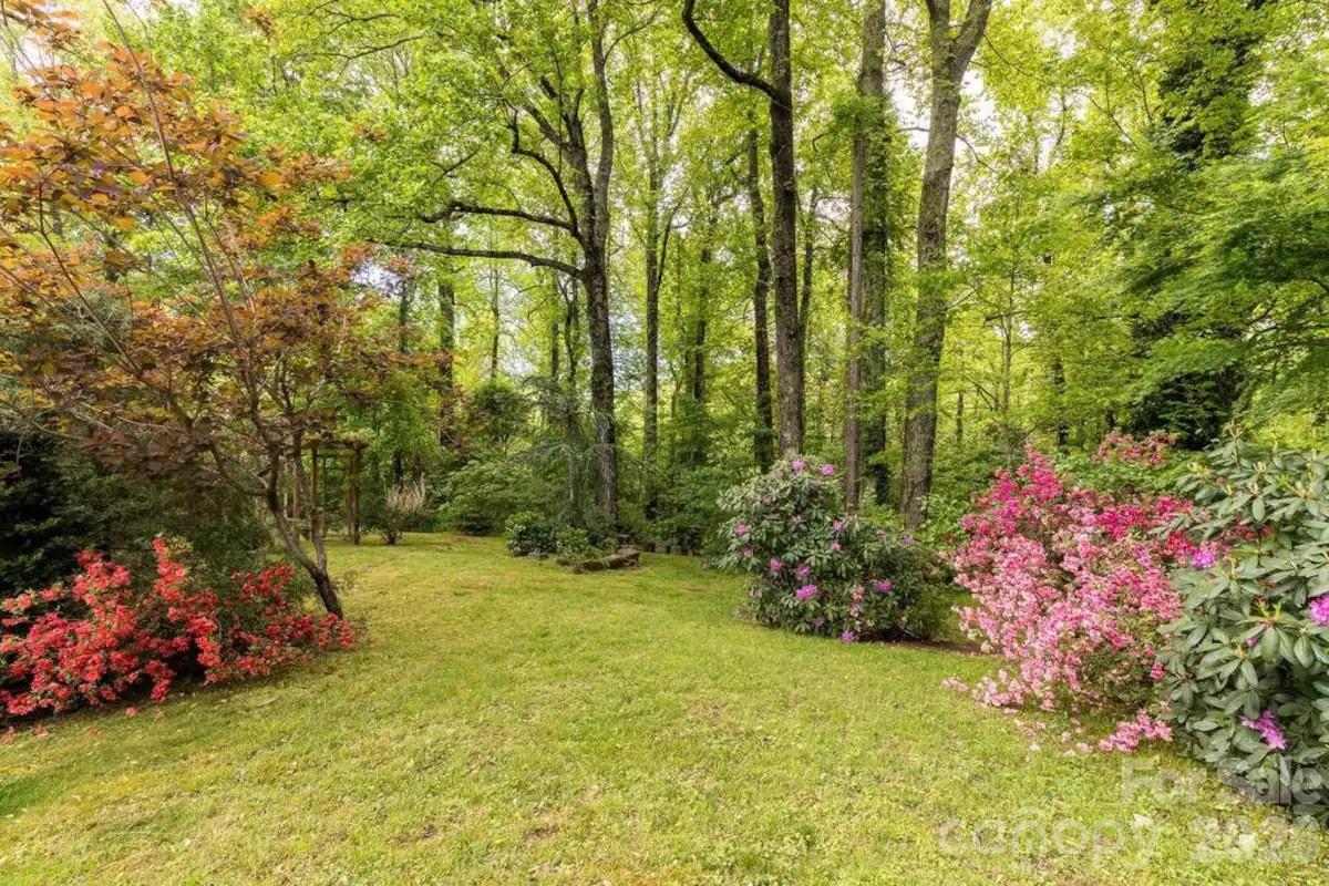 520 Esseola Street — Saluda