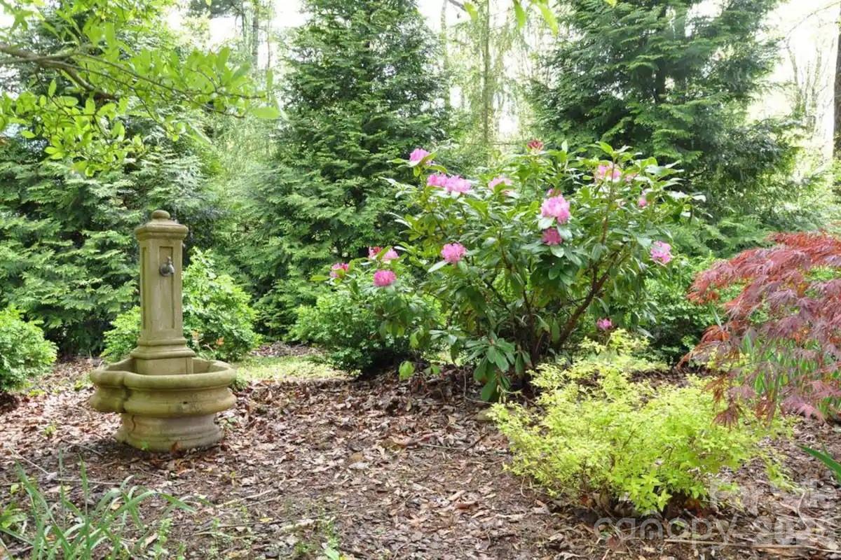 520 Esseola Street — Saluda