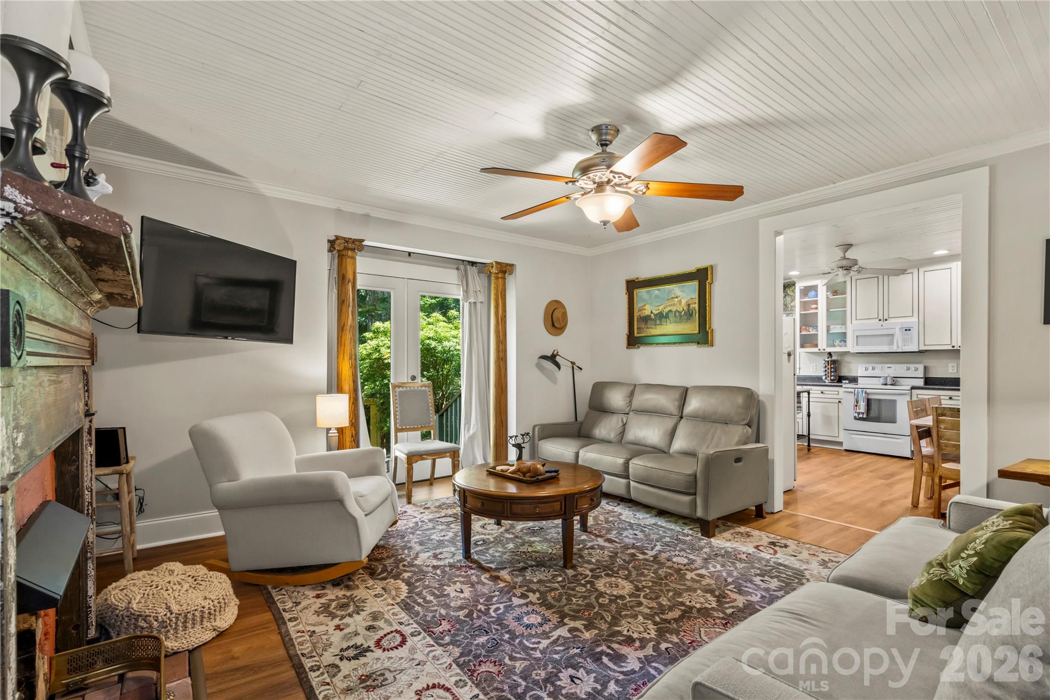 520 Esseola Street — Saluda