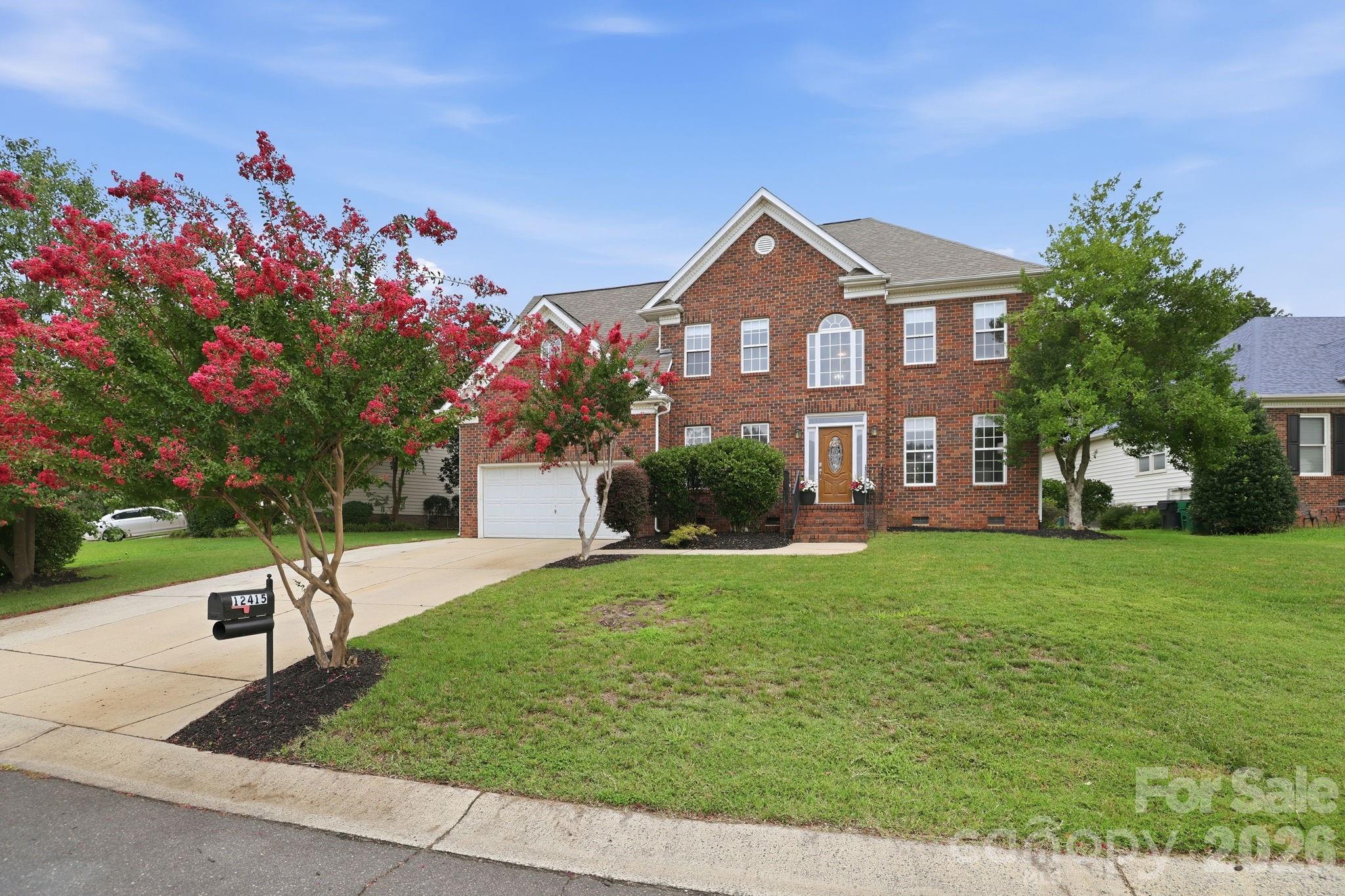 12415 Oakbriar Lane — Charlotte