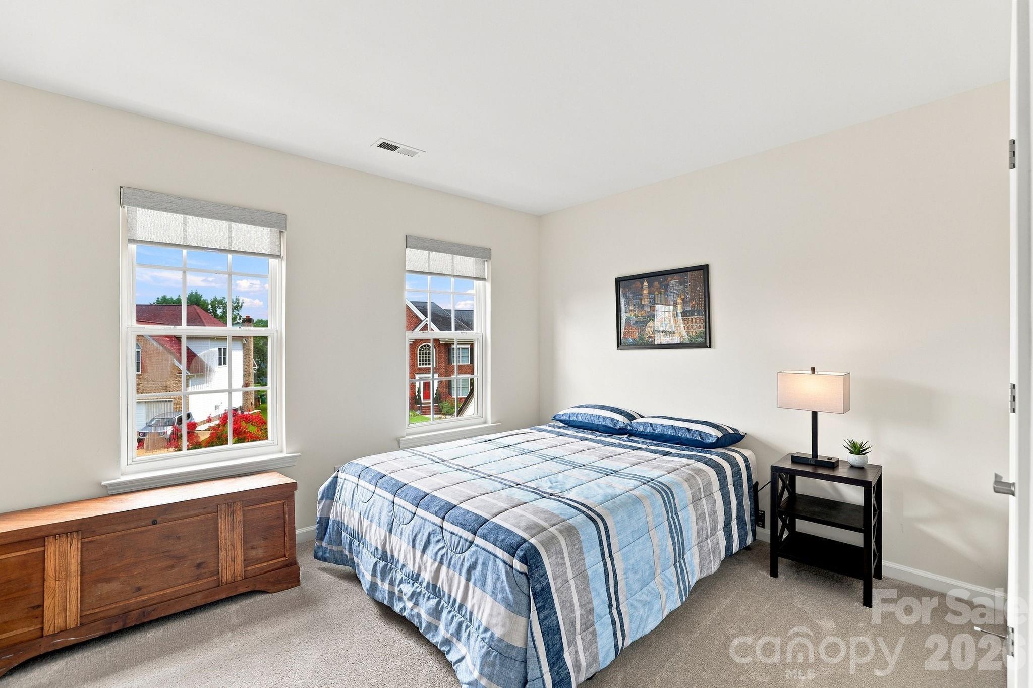 12415 Oakbriar Lane — Charlotte