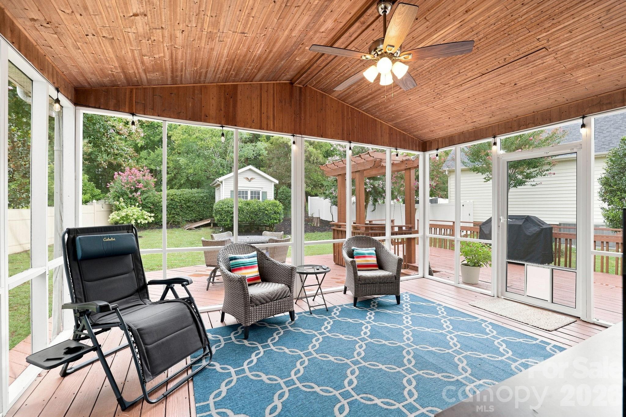 12415 Oakbriar Lane — Charlotte