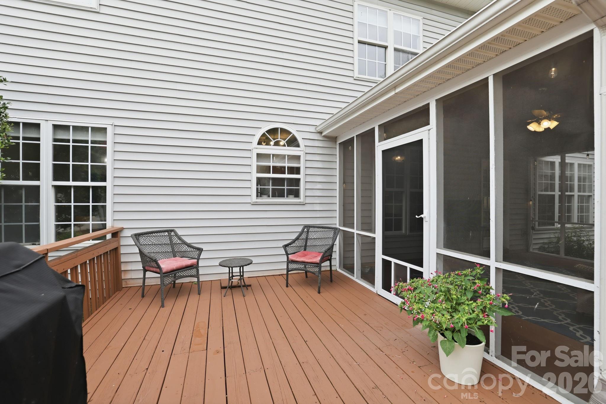 12415 Oakbriar Lane — Charlotte