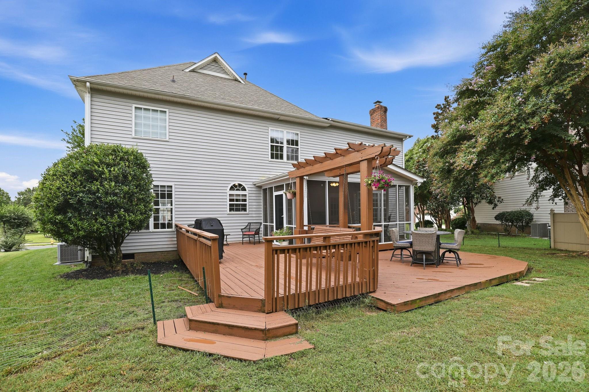 12415 Oakbriar Lane — Charlotte