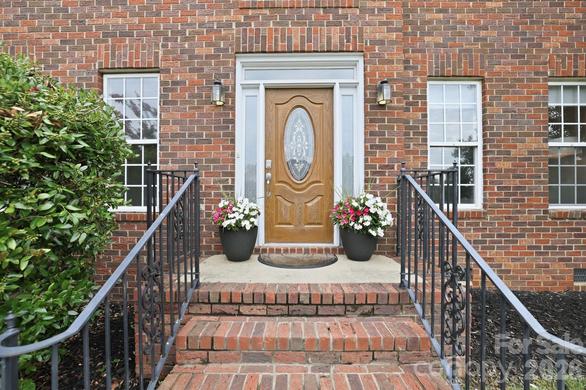 12415 Oakbriar Lane — Charlotte