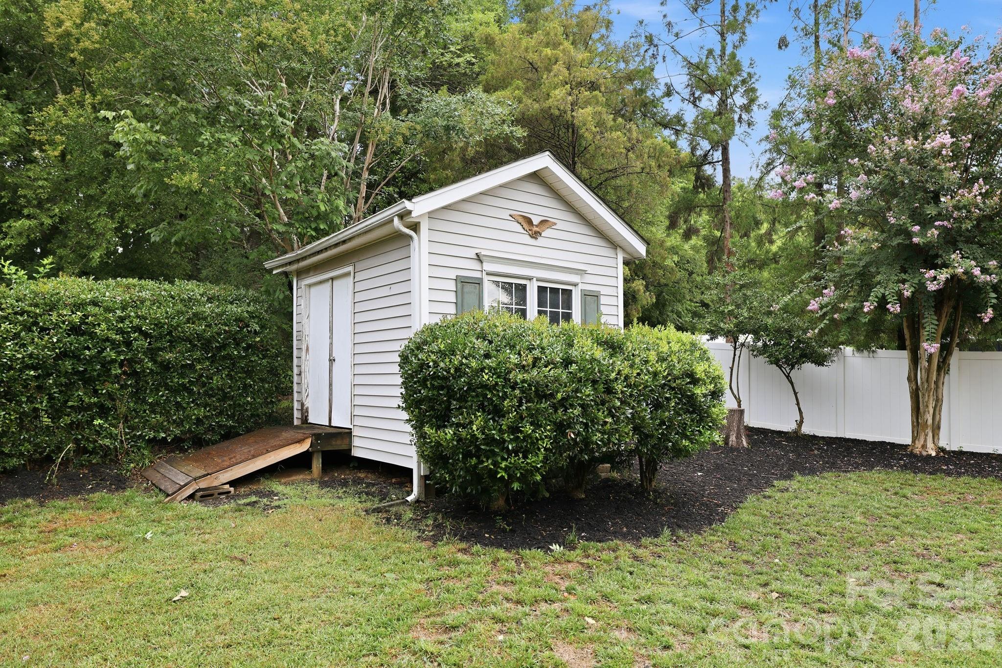 12415 Oakbriar Lane — Charlotte