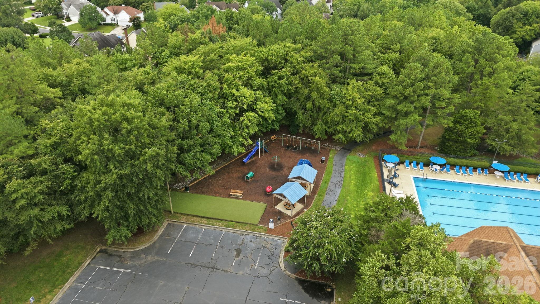 12415 Oakbriar Lane — Charlotte