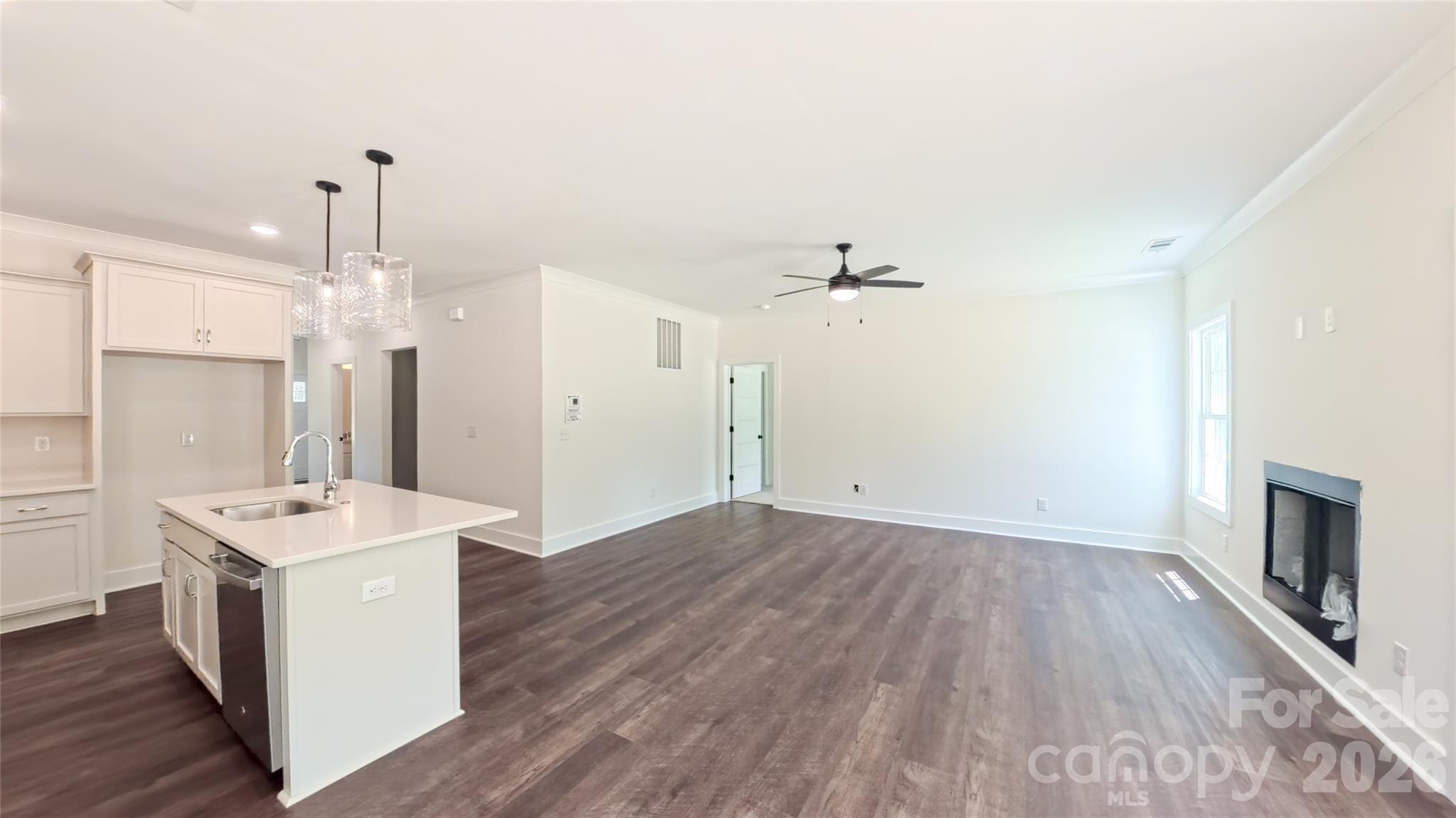 3155 Meadowcrest Drive — Clover