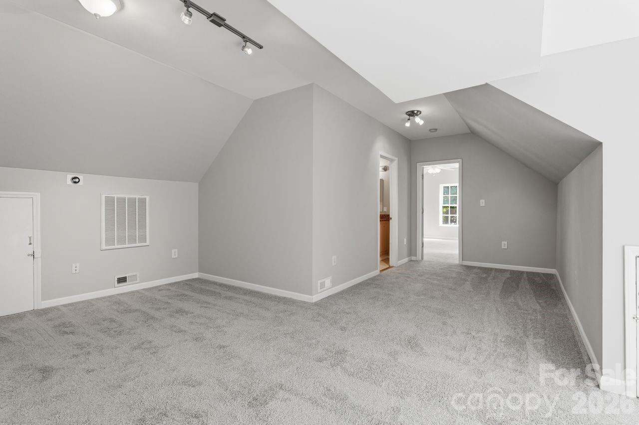 5480 Liberty Hill Road W — York