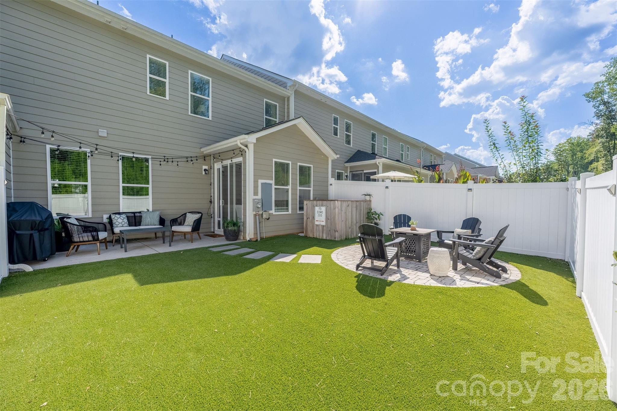 8108 Merryvale Lane — Charlotte