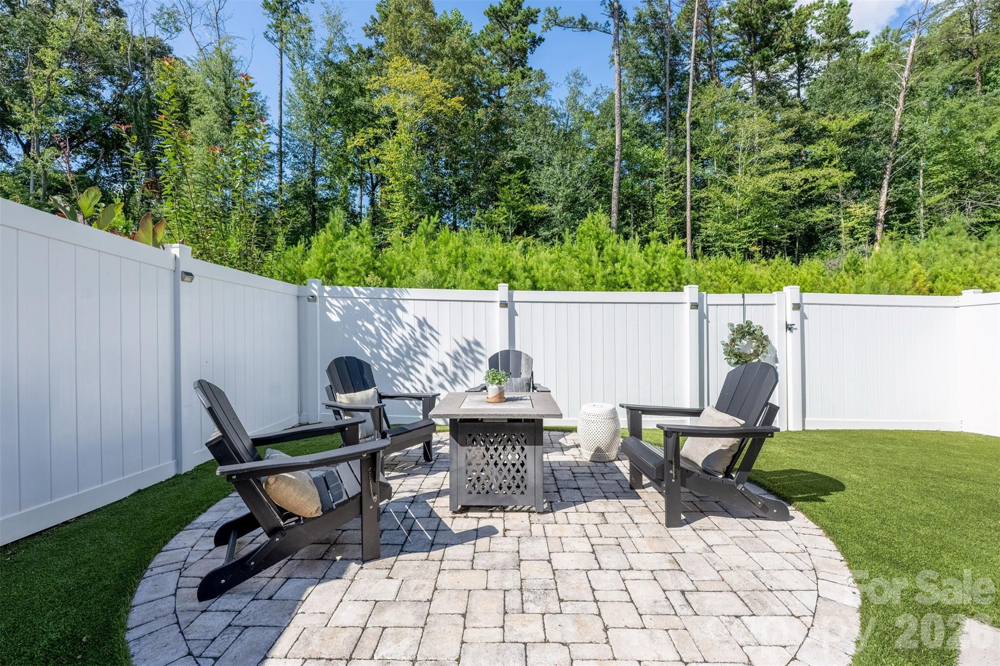 8108 Merryvale Lane — Charlotte