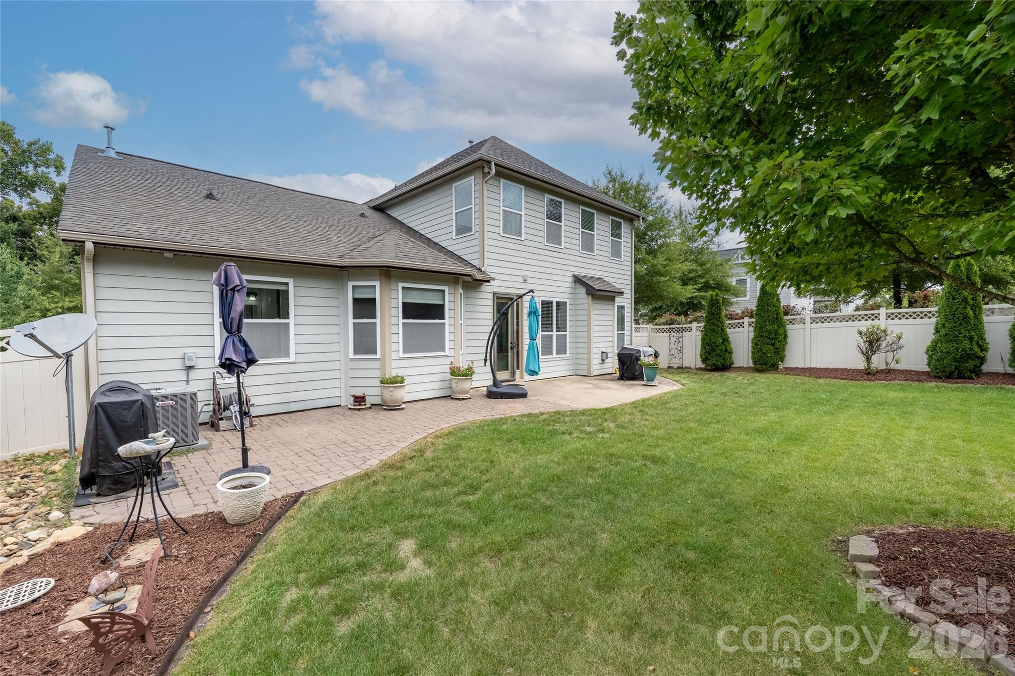 10328 Drake Hill Drive — Huntersville
