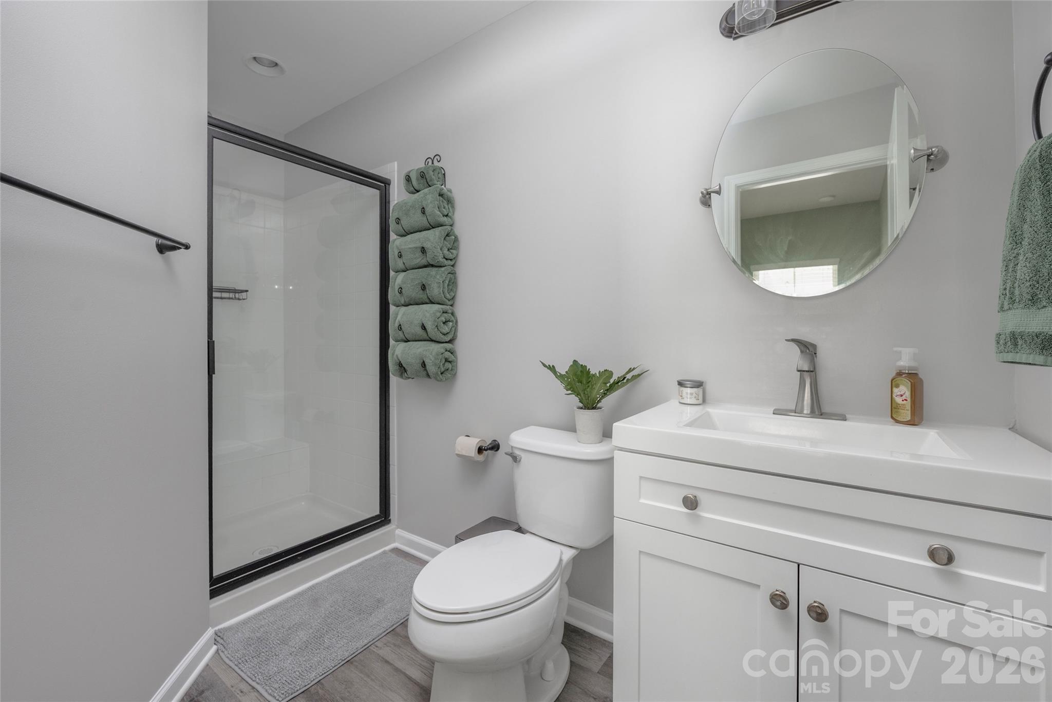 11708 Warfield Avenue — Huntersville