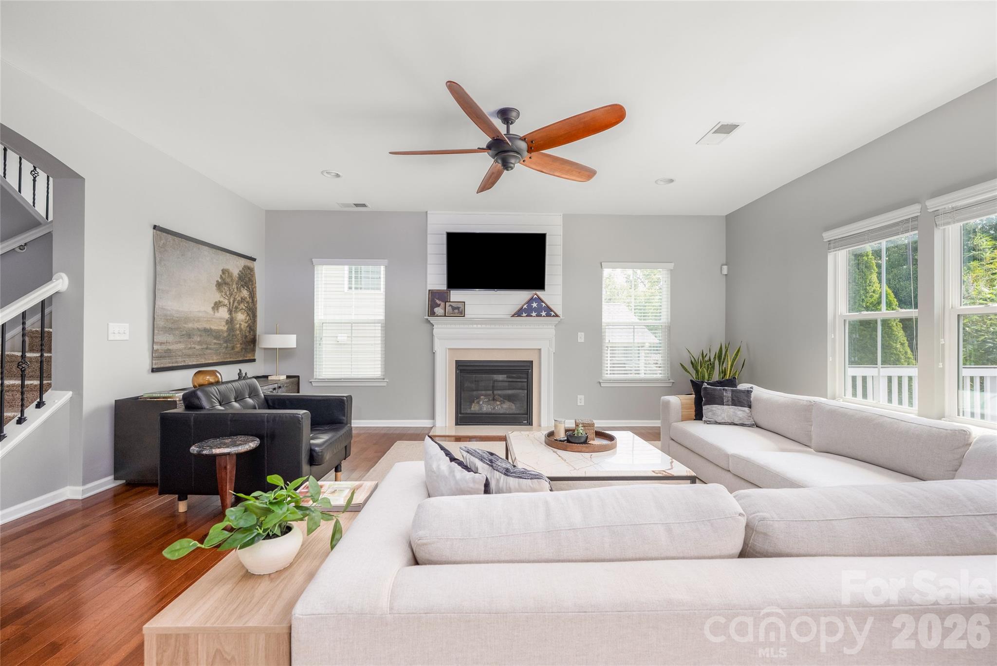 11708 Warfield Avenue — Huntersville