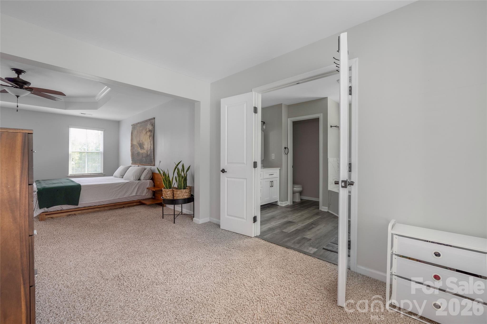 11708 Warfield Avenue — Huntersville