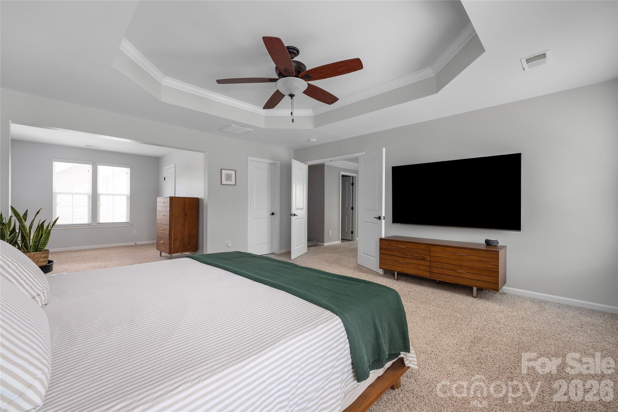 11708 Warfield Avenue — Huntersville