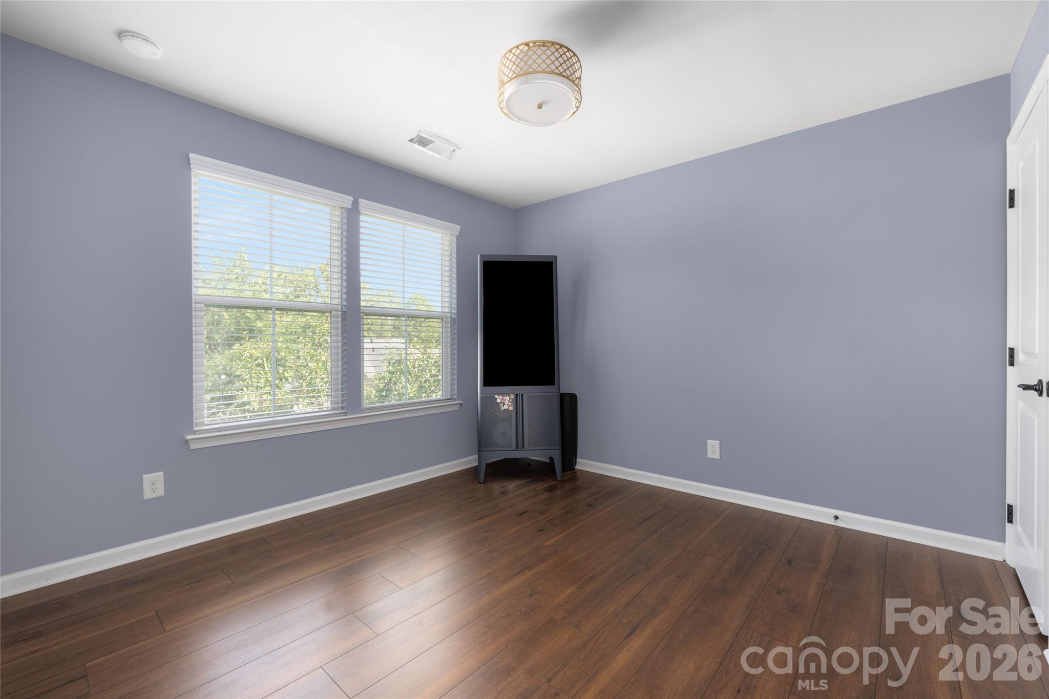 11708 Warfield Avenue — Huntersville